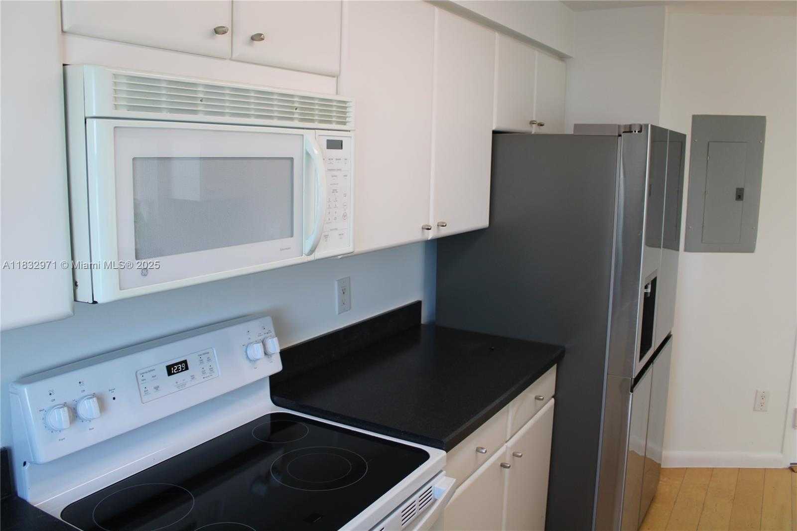 Small Image of 2475 BRICKELL AVE #1401, Miami Number 34