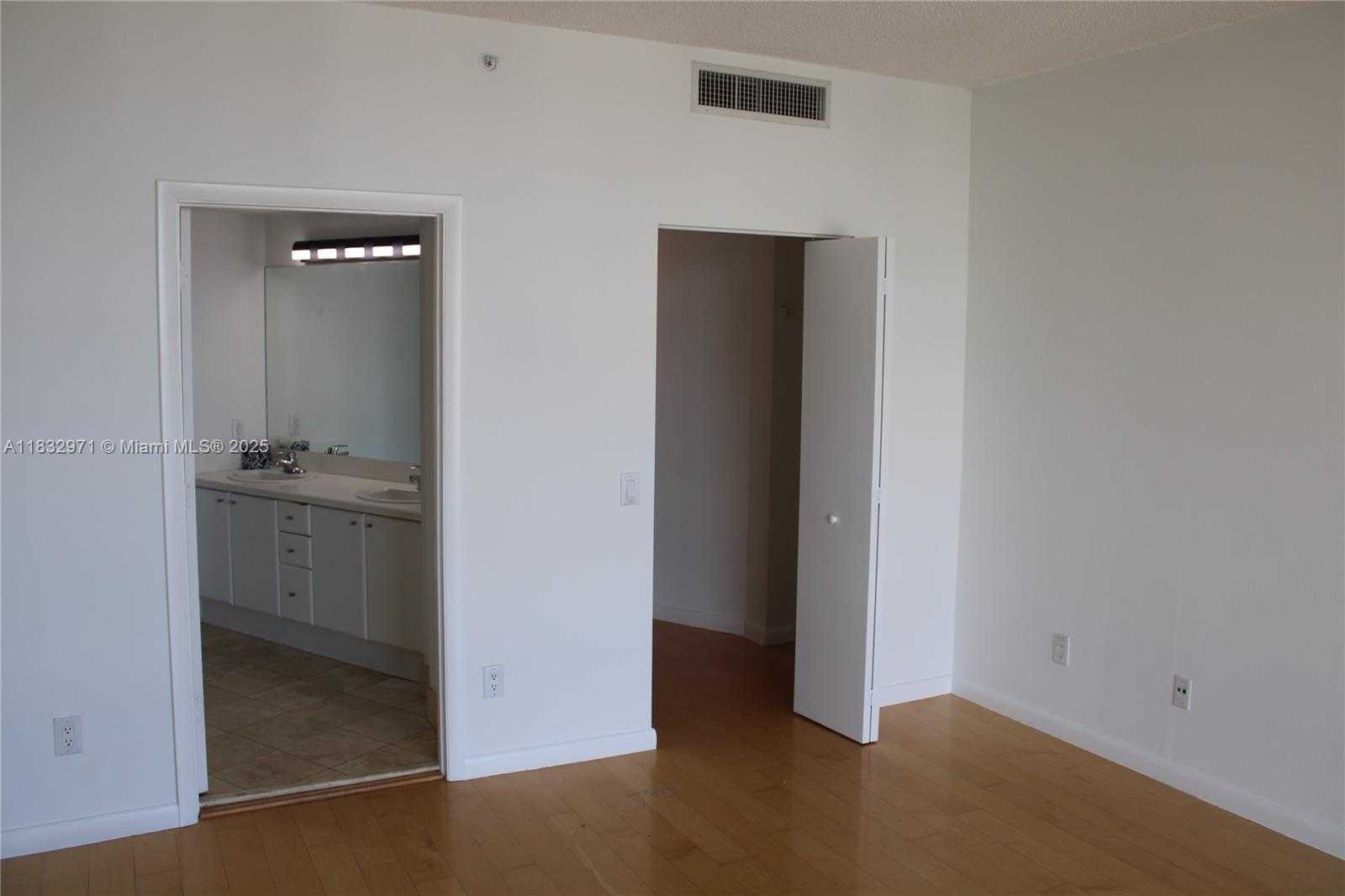 Small Image of 2475 BRICKELL AVE #1401, Miami Number 37