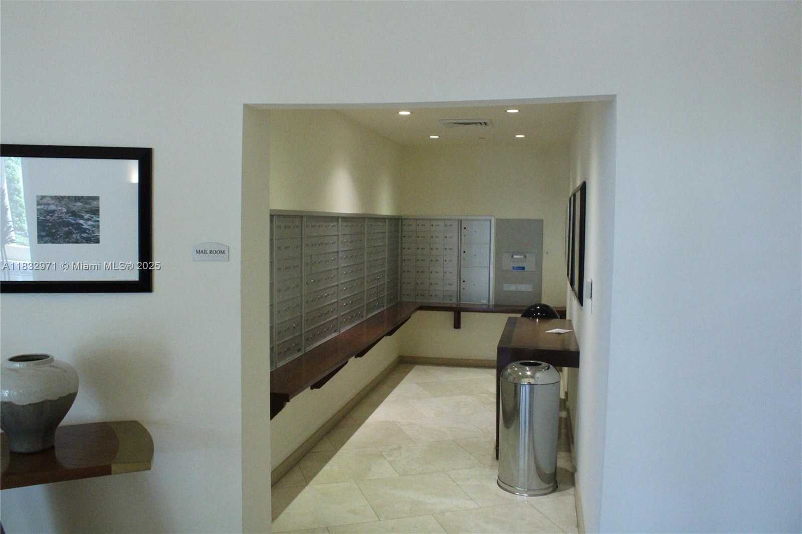 Small Image of 2475 BRICKELL AVE #1401, Miami Number 6