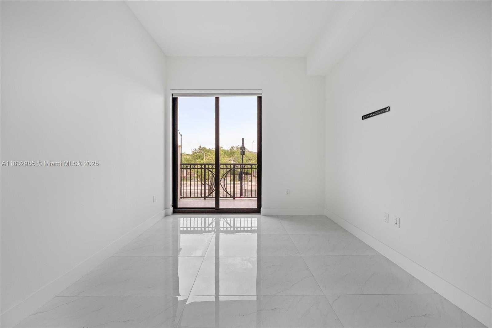 Small Image of 301 ALTARA AVE #213, Coral Gables Number 16