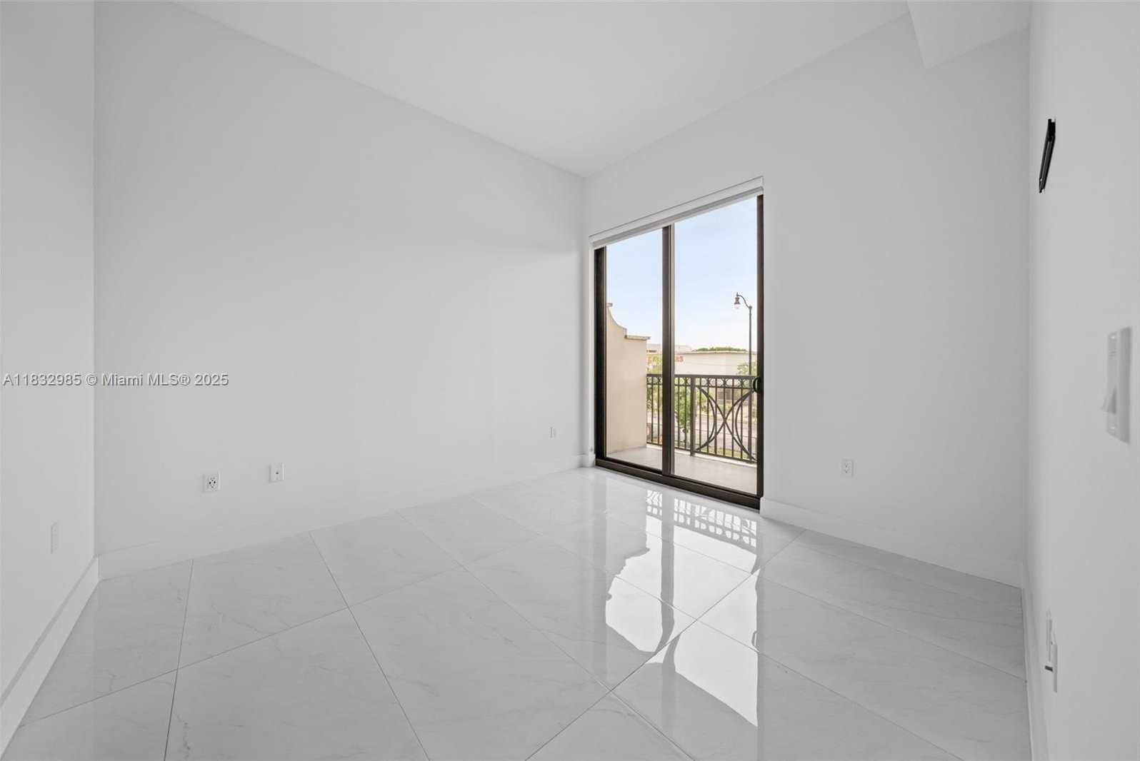 Small Image of 301 ALTARA AVE #213, Coral Gables Number 17