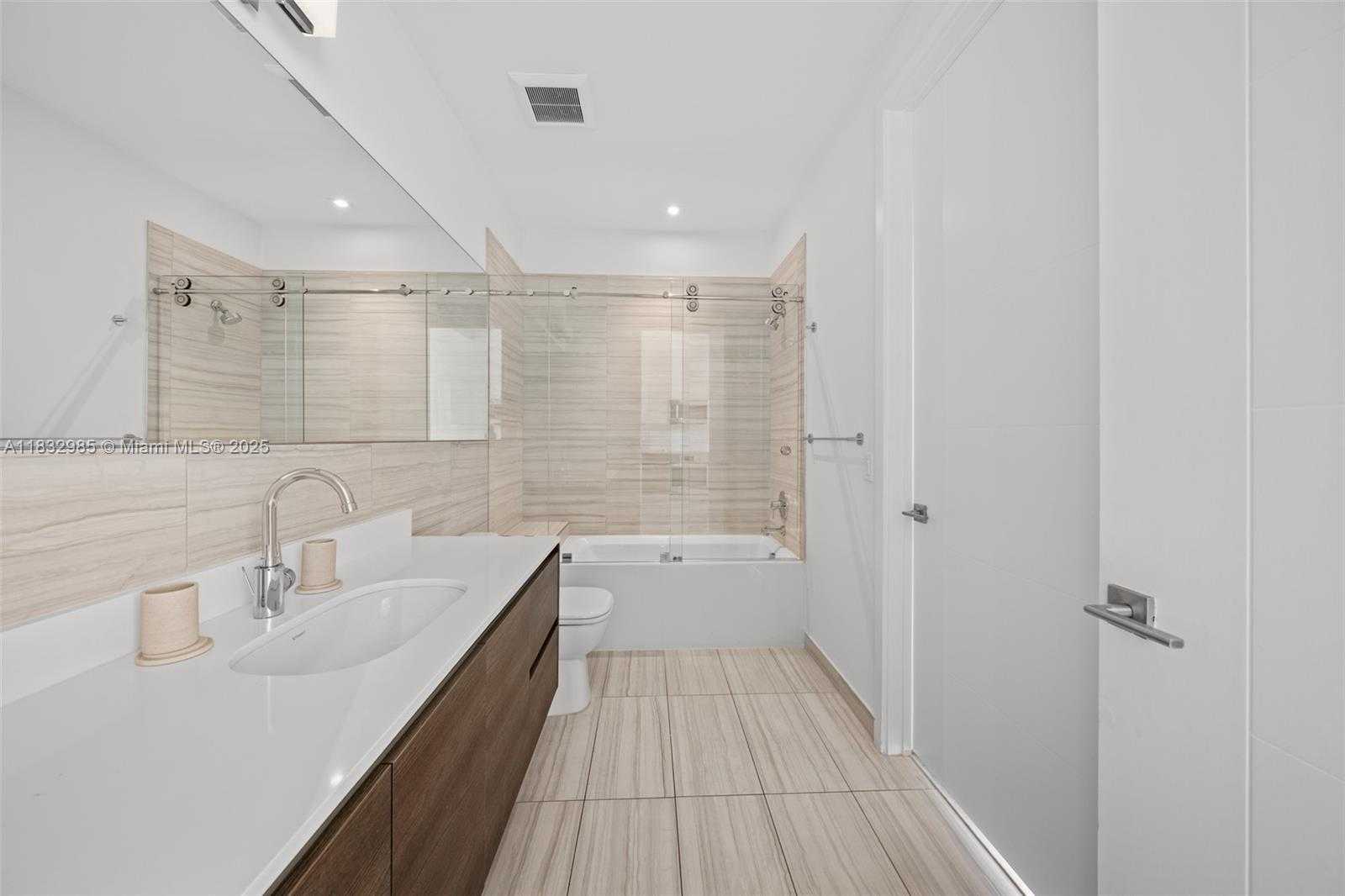Small Image of 301 ALTARA AVE #213, Coral Gables Number 21