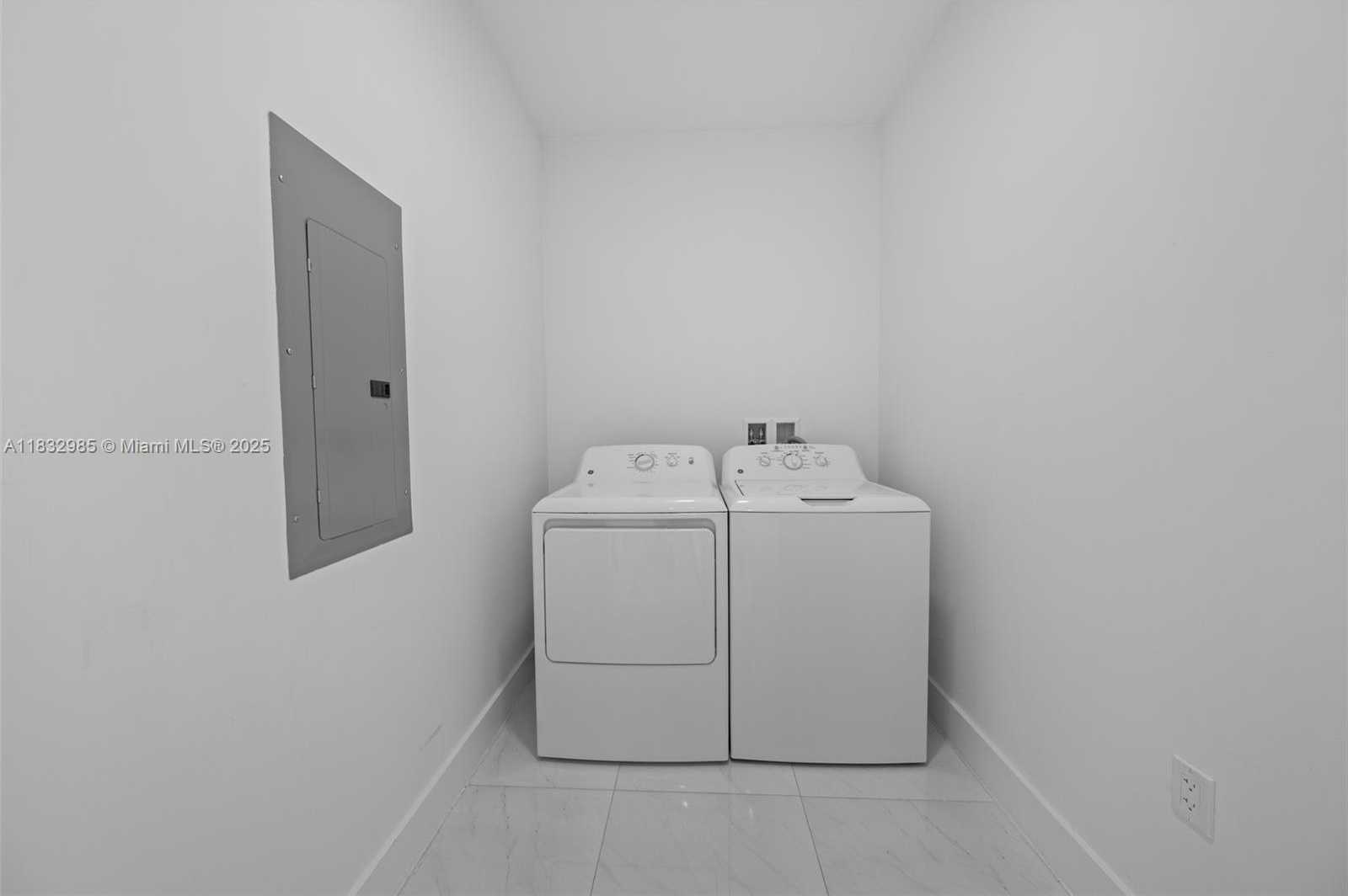 Small Image of 301 ALTARA AVE #213, Coral Gables Number 25