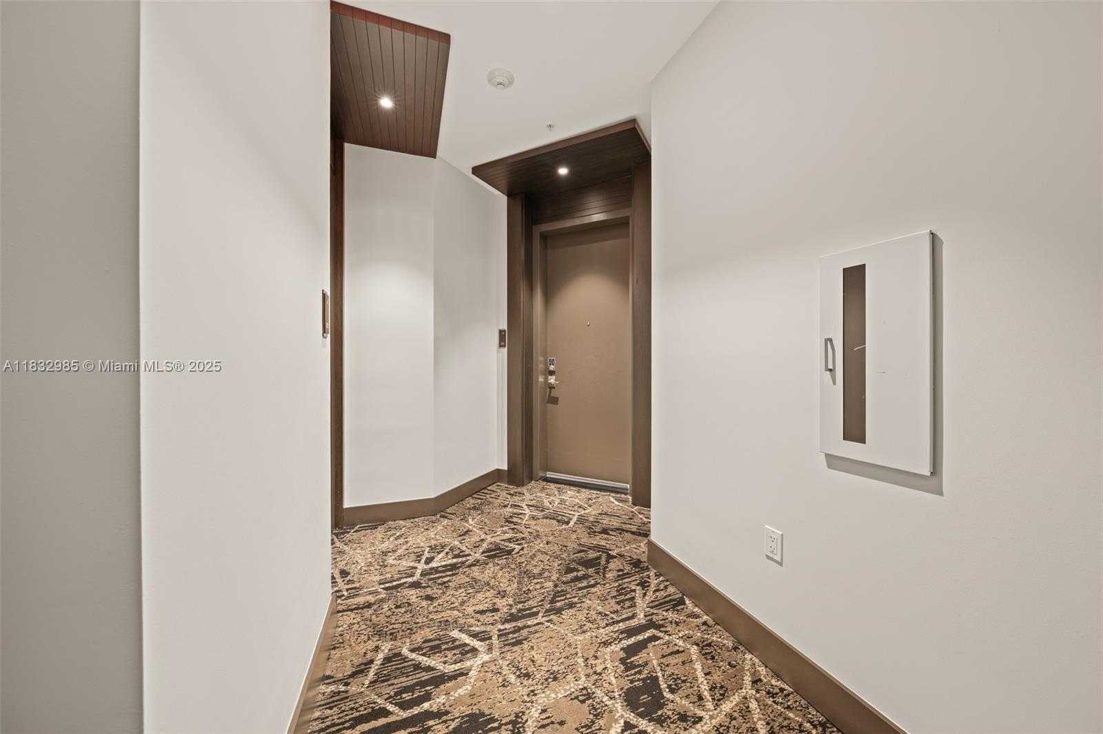Small Image of 301 ALTARA AVE #213, Coral Gables Number 4