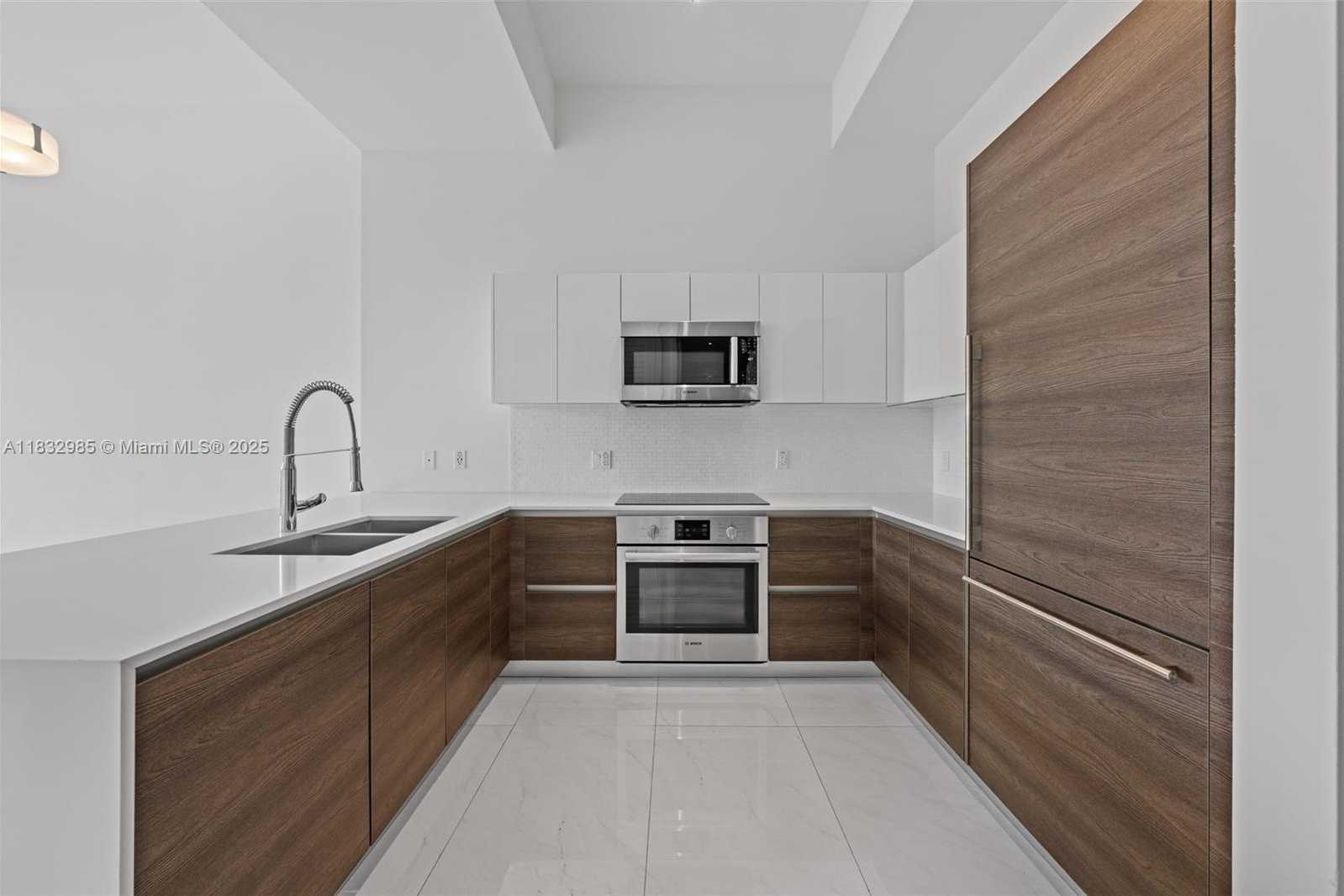 Small Image of 301 ALTARA AVE #213, Coral Gables Number 6