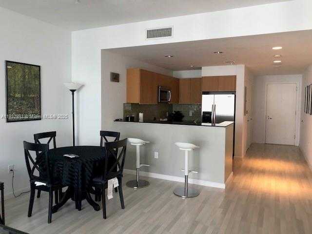 Small Image of 1060 BRICKELL AVE #3315, Miami Number 4