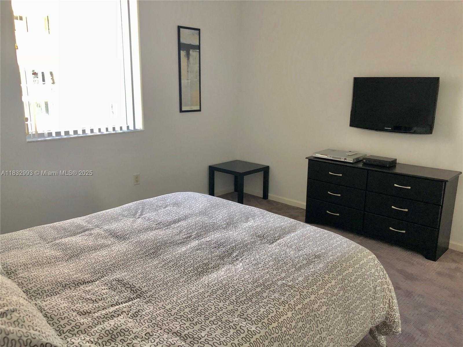 Small Image of 1060 BRICKELL AVE #3315, Miami Number 9