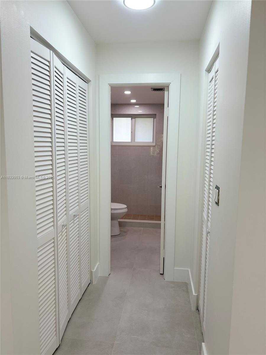 Small Image of 7850 CAMINO REAL #000, Miami Number 14