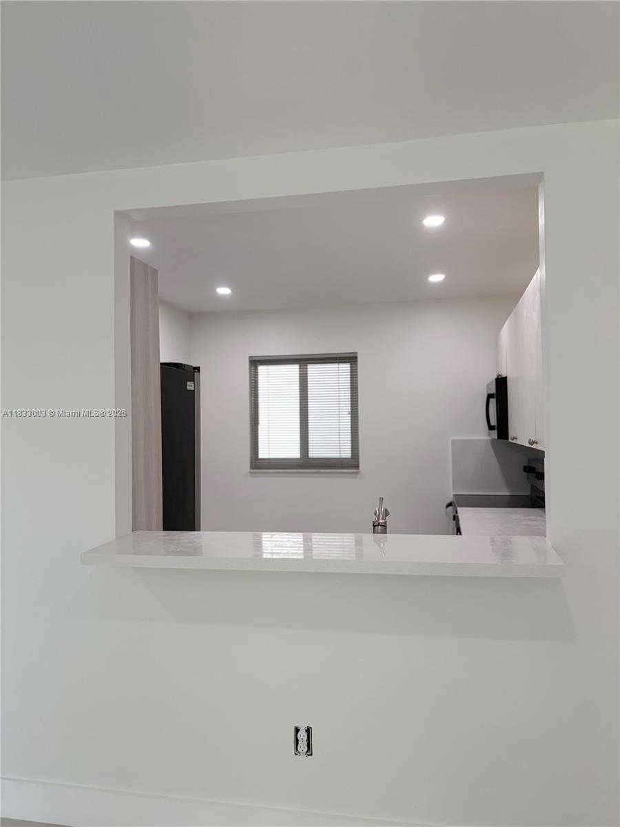 Small Image of 7850 CAMINO REAL #000, Miami Number 6