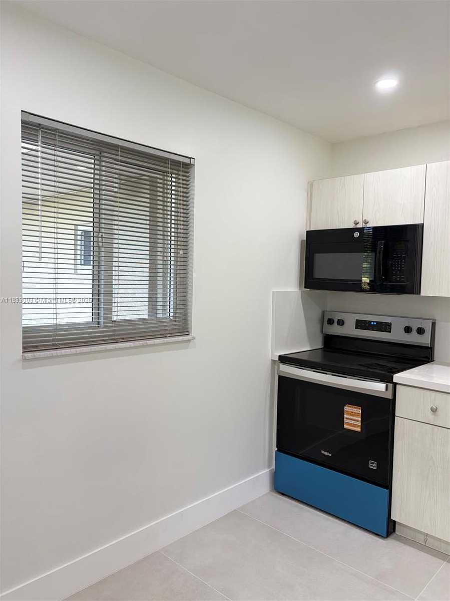 Small Image of 7850 CAMINO REAL #000, Miami Number 8