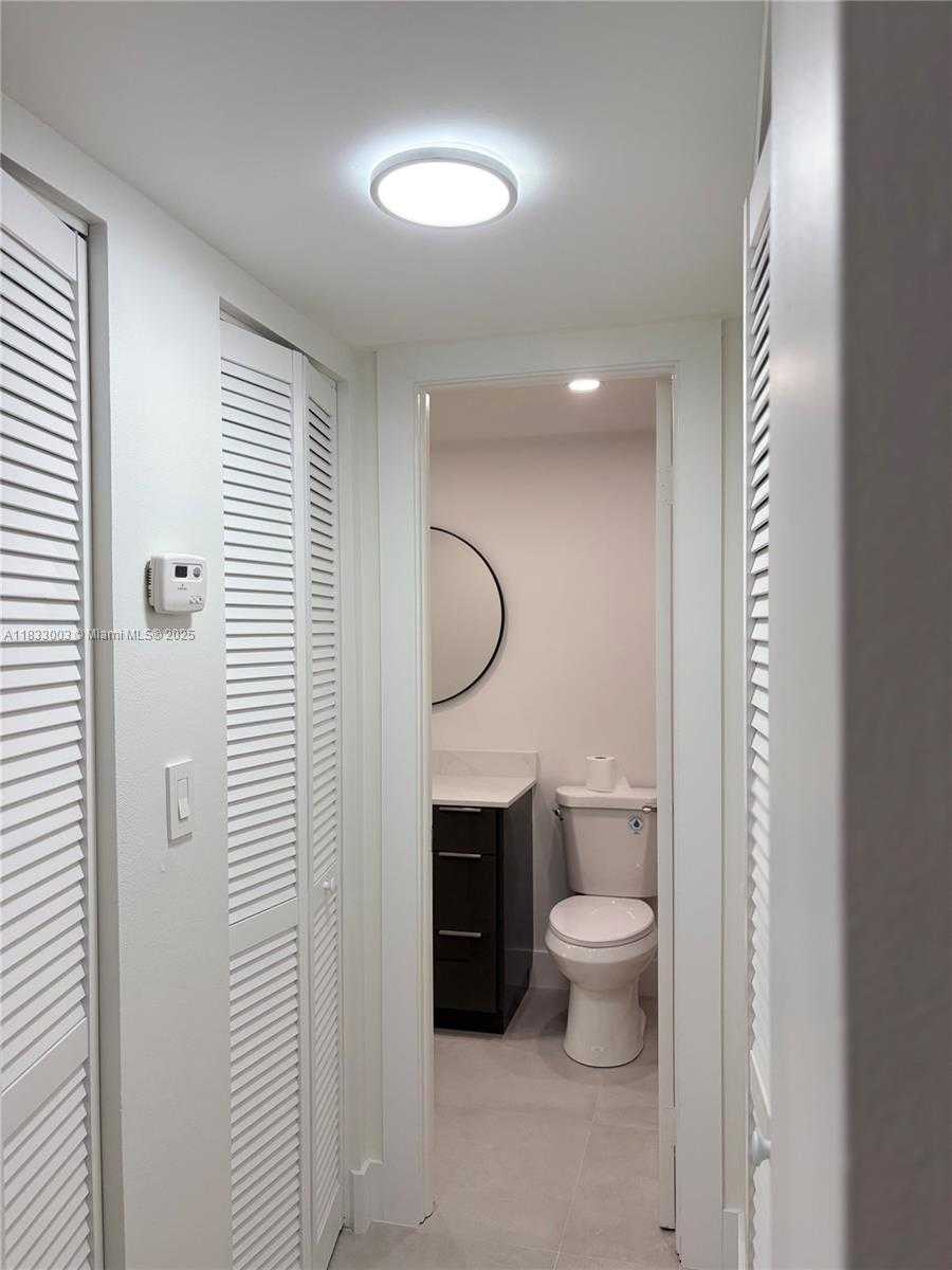 Small Image of 7850 CAMINO REAL #000, Miami Number 9