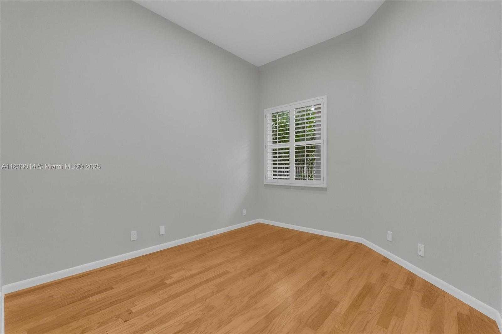Small Image of 2553 BAY POINTE DR, Weston Number 11
