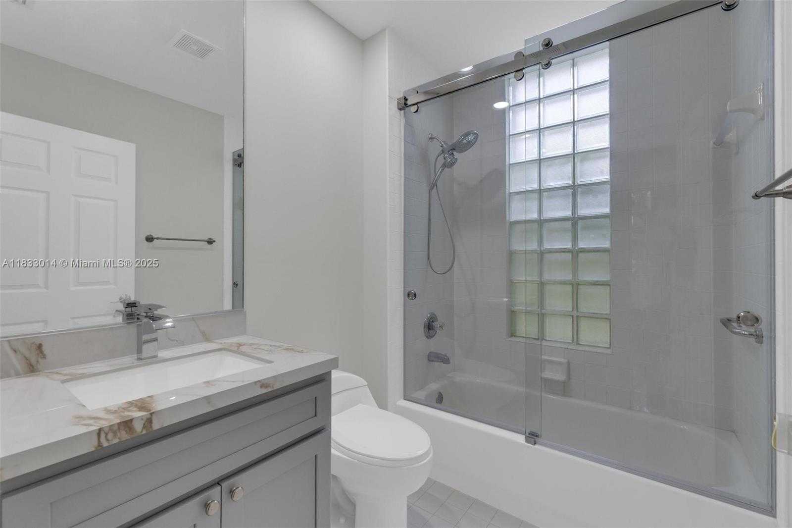 Small Image of 2553 BAY POINTE DR, Weston Number 15