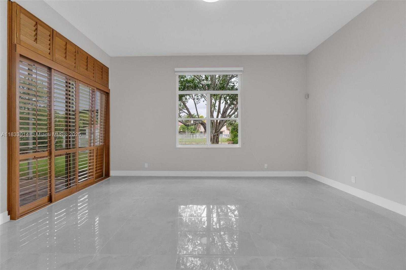 Small Image of 2553 BAY POINTE DR, Weston Number 19