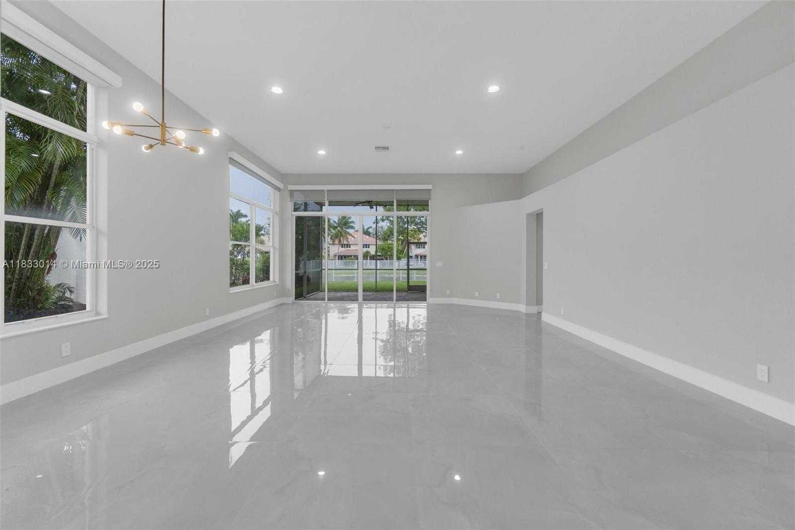 Small Image of 2553 BAY POINTE DR, Weston Number 21