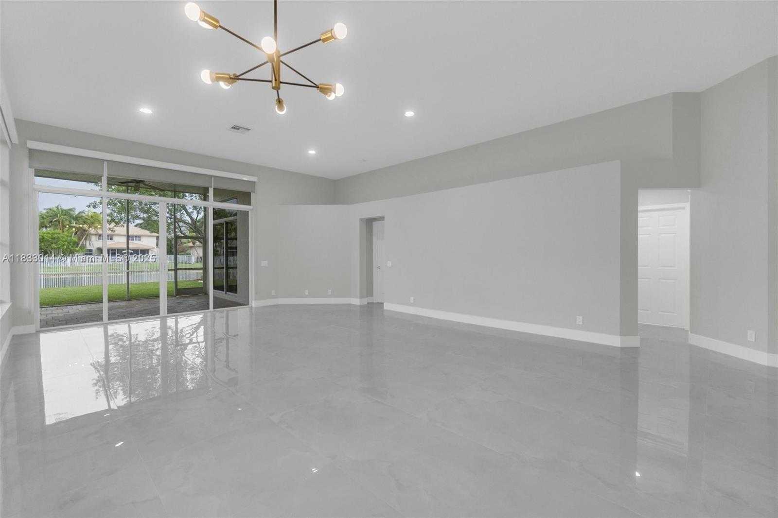 Small Image of 2553 BAY POINTE DR, Weston Number 22