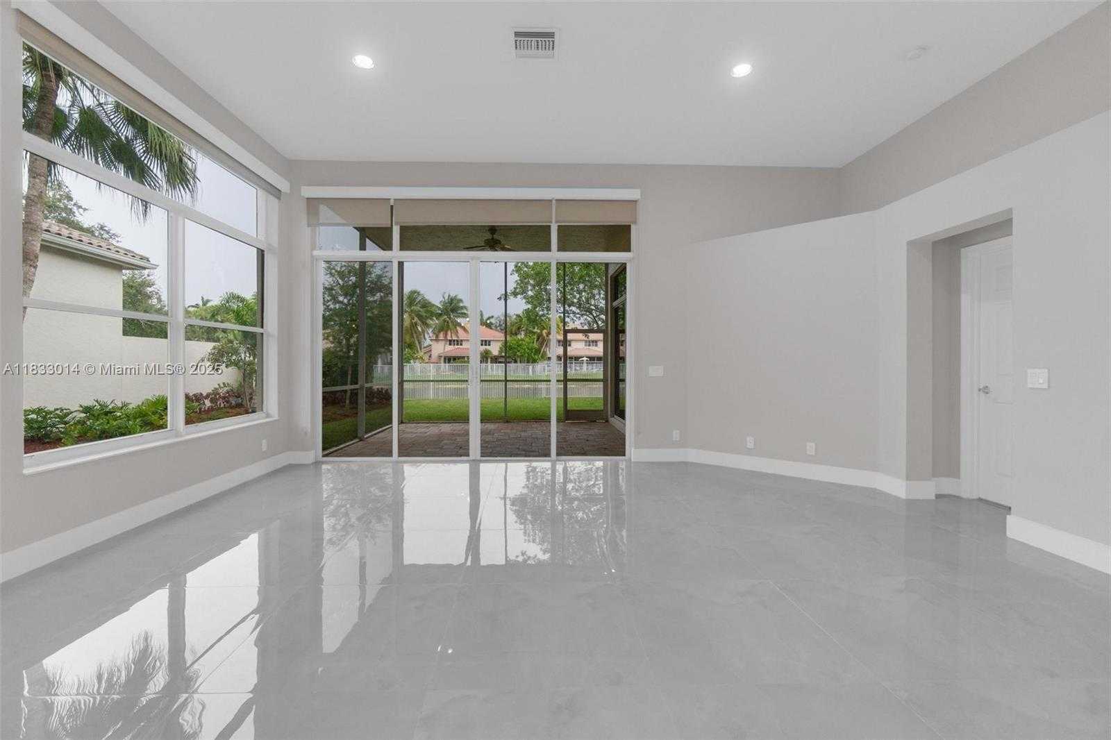 Small Image of 2553 BAY POINTE DR, Weston Number 23