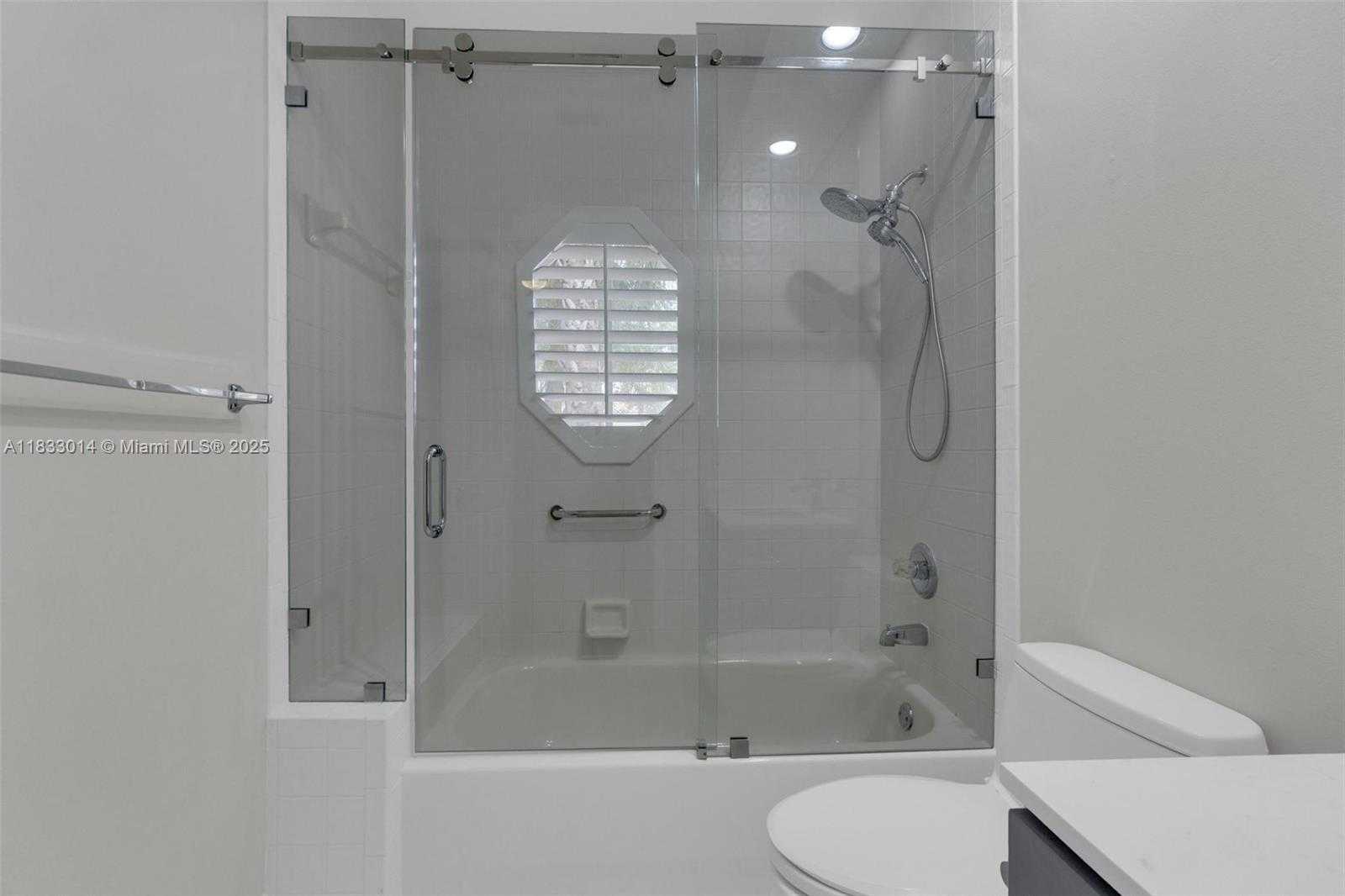 Small Image of 2553 BAY POINTE DR, Weston Number 29