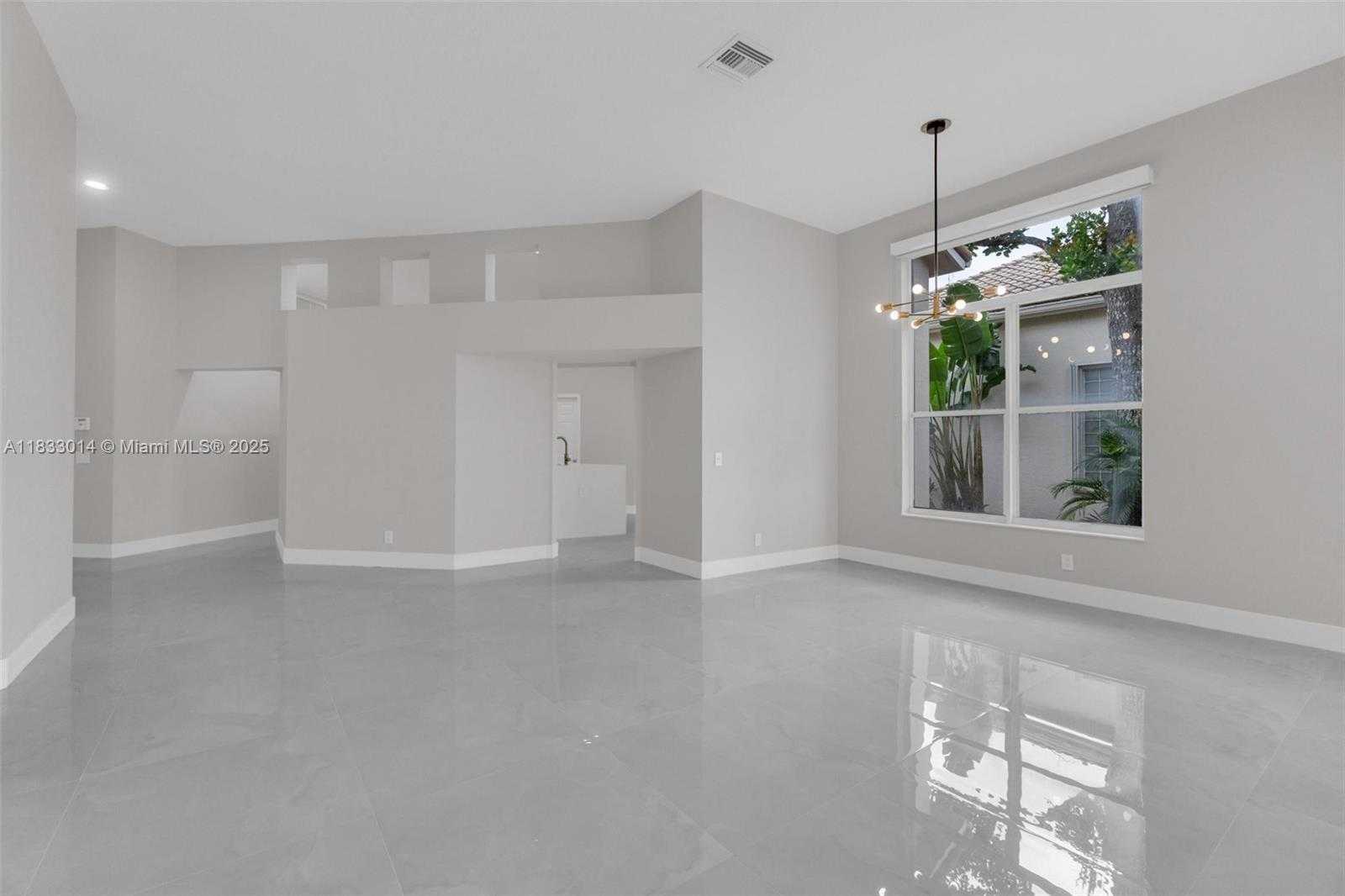 Small Image of 2553 BAY POINTE DR, Weston Number 31