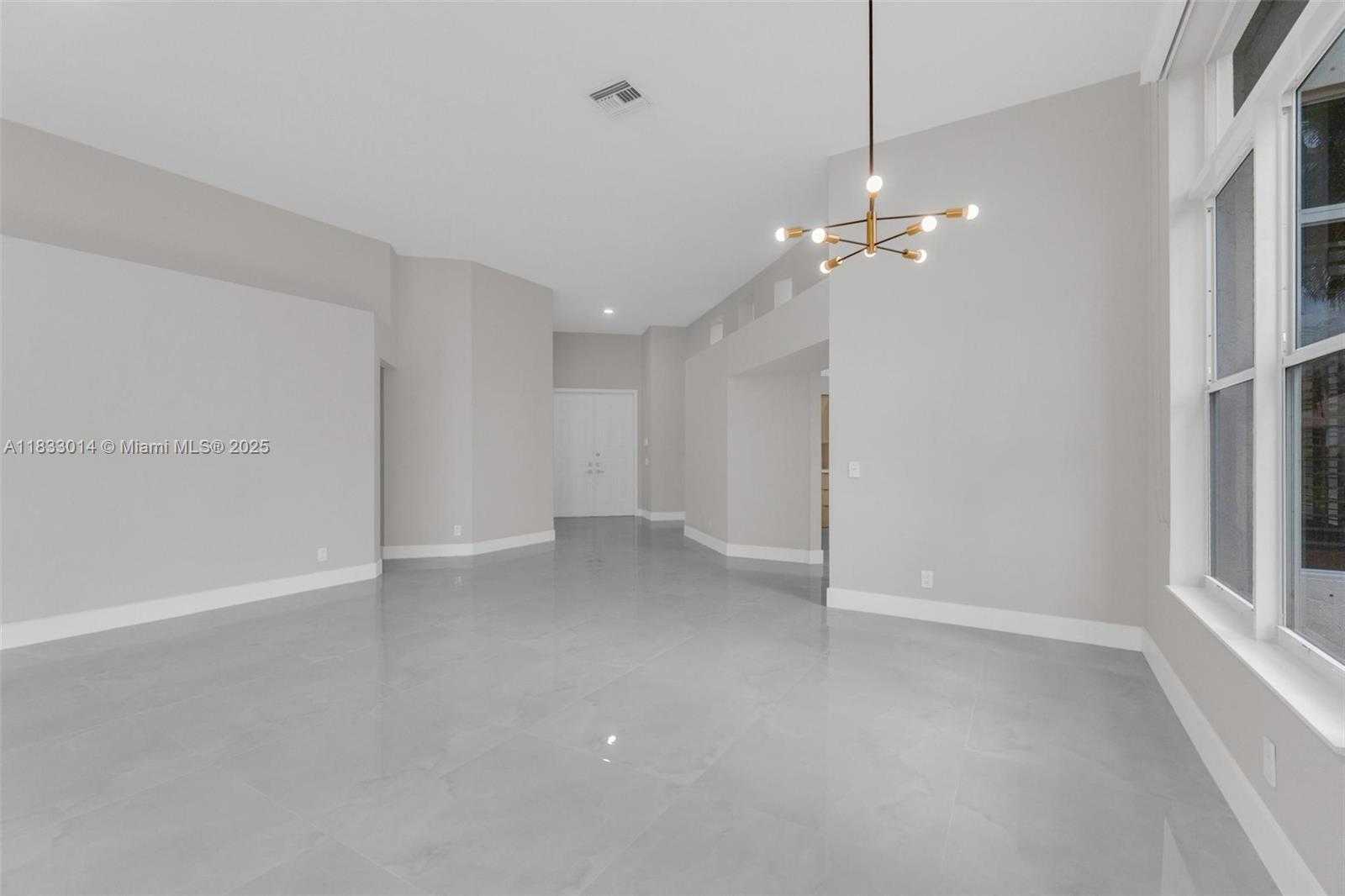 Small Image of 2553 BAY POINTE DR, Weston Number 32