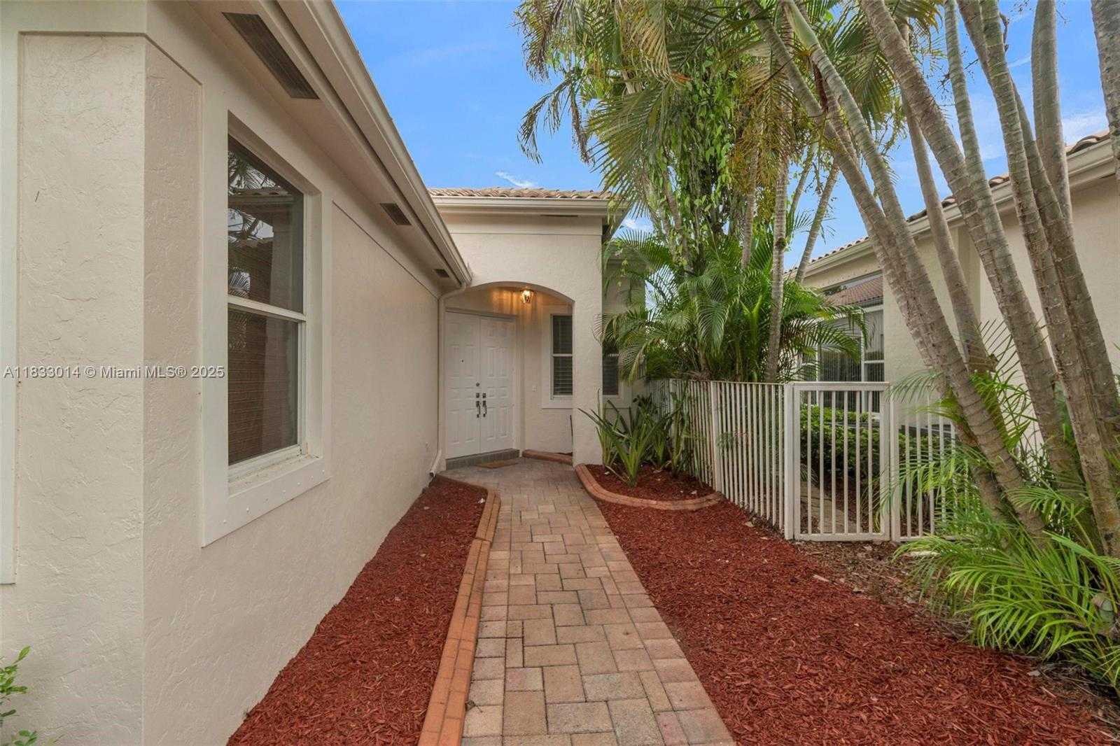 Small Image of 2553 BAY POINTE DR, Weston Number 40