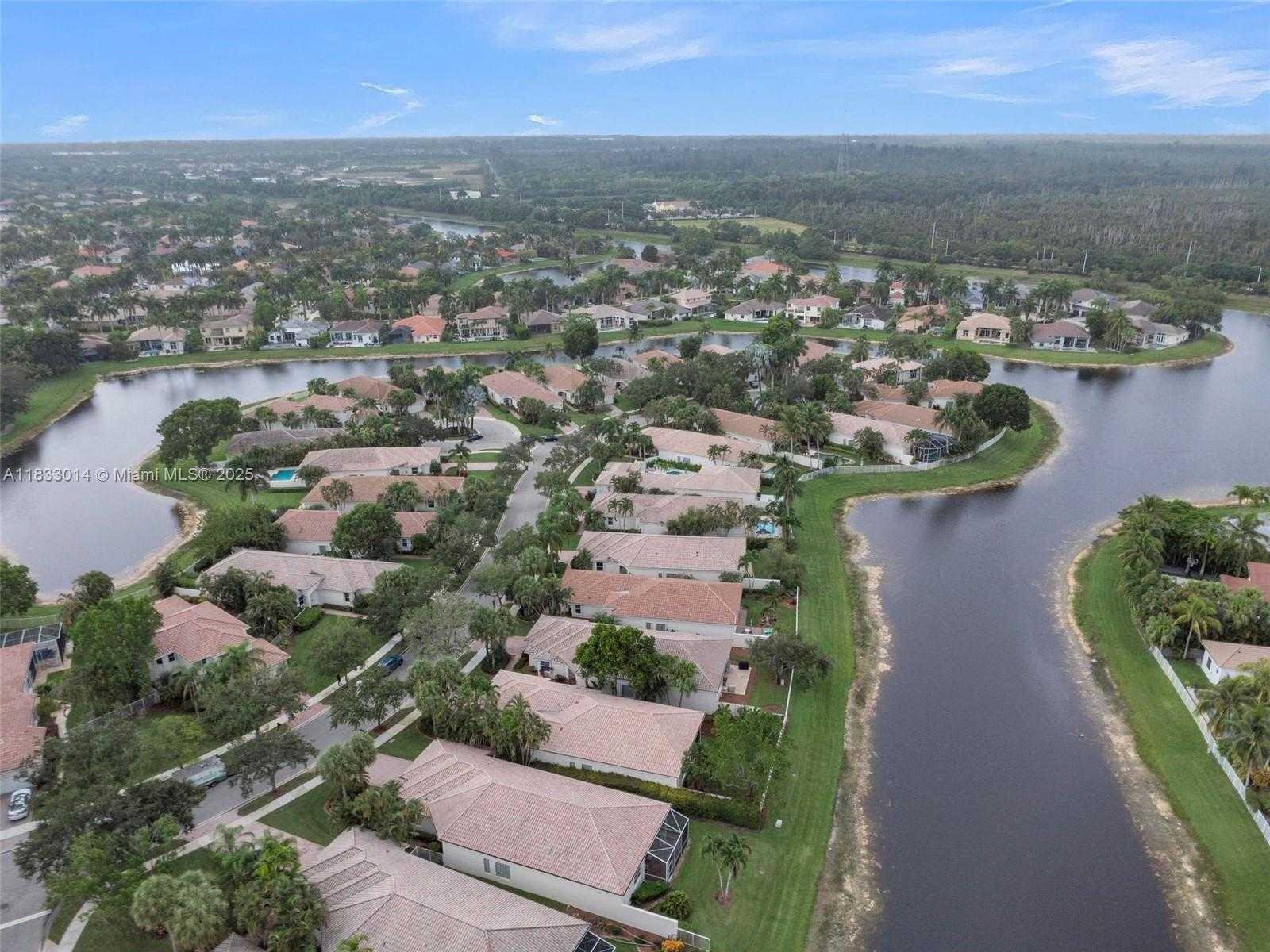 Small Image of 2553 BAY POINTE DR, Weston Number 45