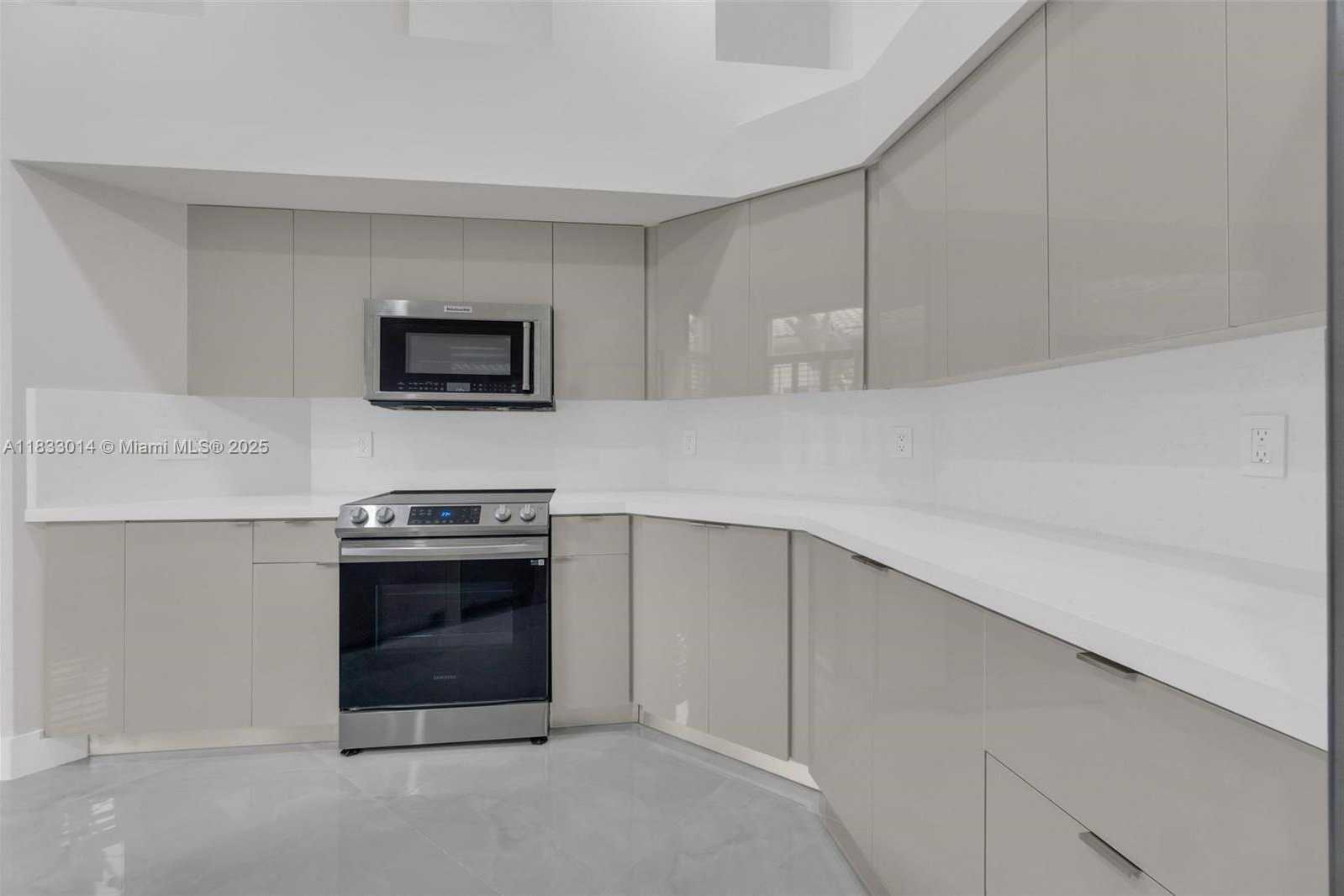 Small Image of 2553 BAY POINTE DR, Weston Number 8