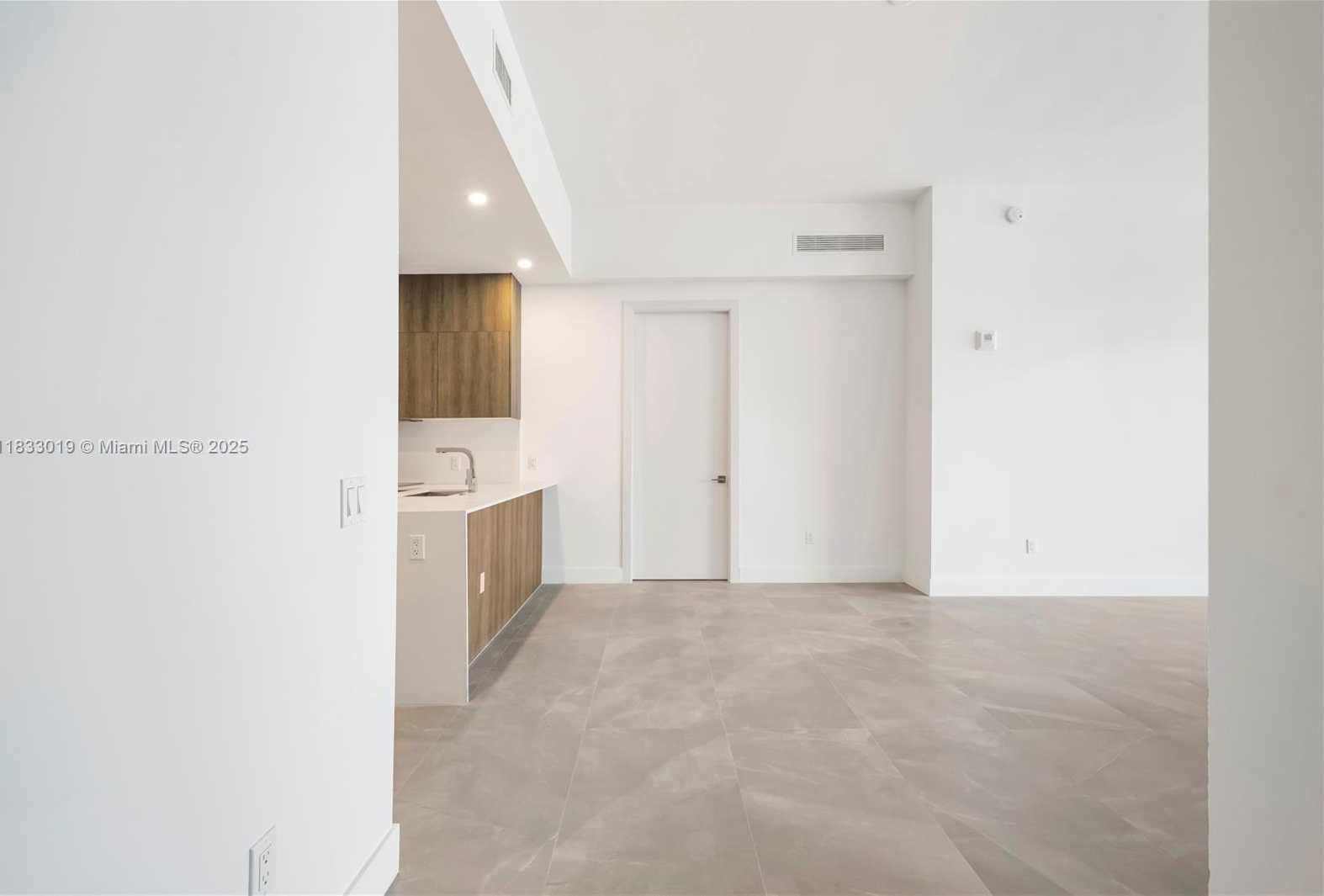 Small Image of 17550 COLLINS #1604, Sunny Isles Beach Number 10