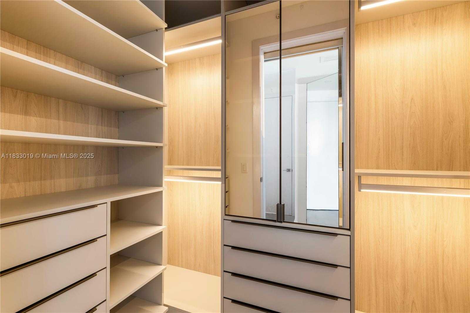 Small Image of 17550 COLLINS #1604, Sunny Isles Beach Number 14