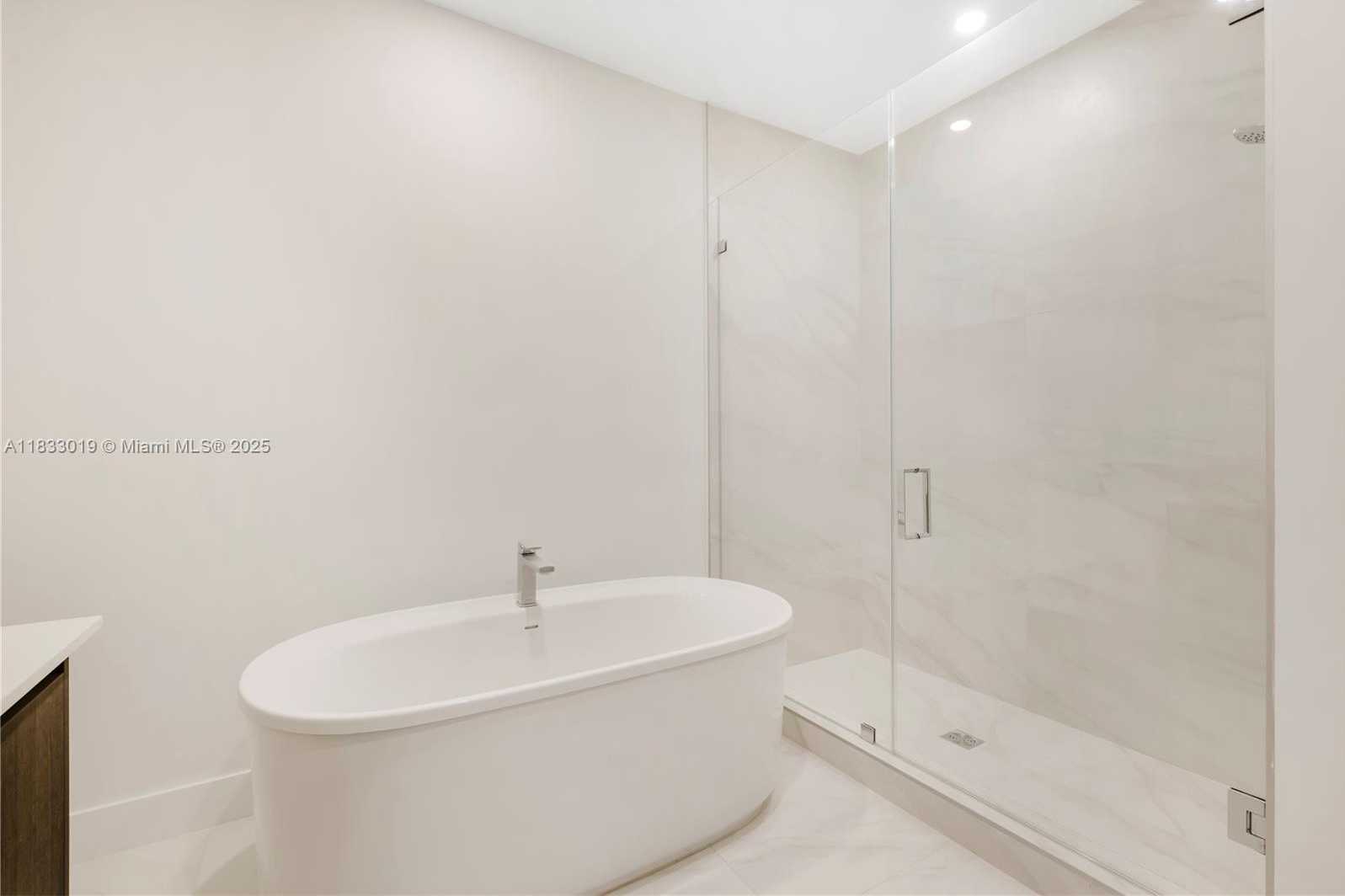 Small Image of 17550 COLLINS #1604, Sunny Isles Beach Number 16