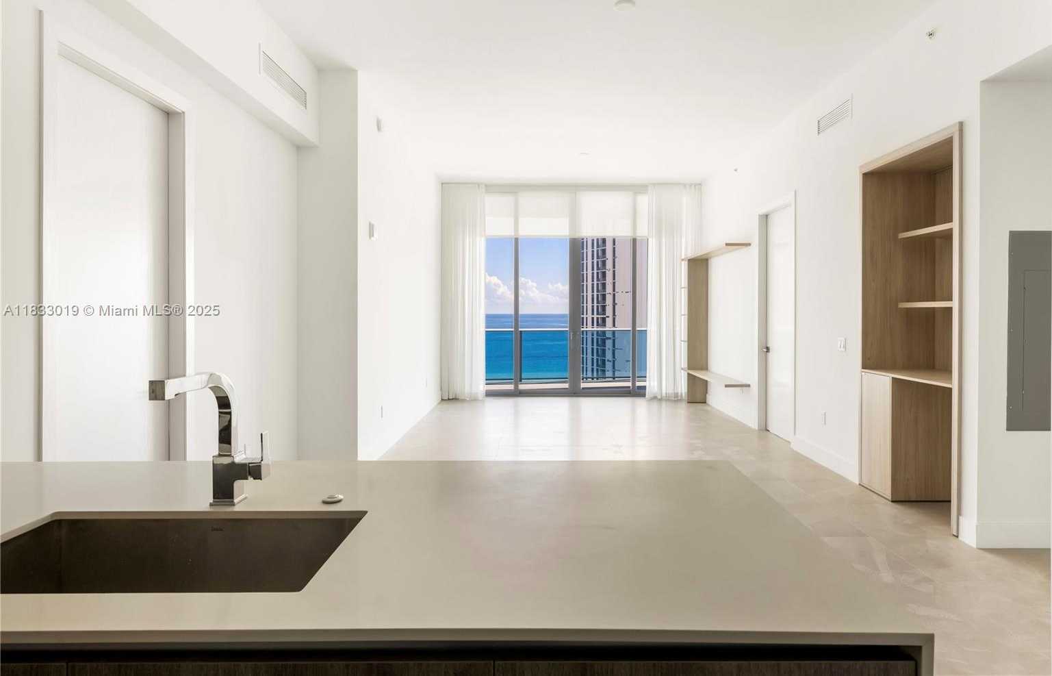 Small Image of 17550 COLLINS #1604, Sunny Isles Beach Number 5