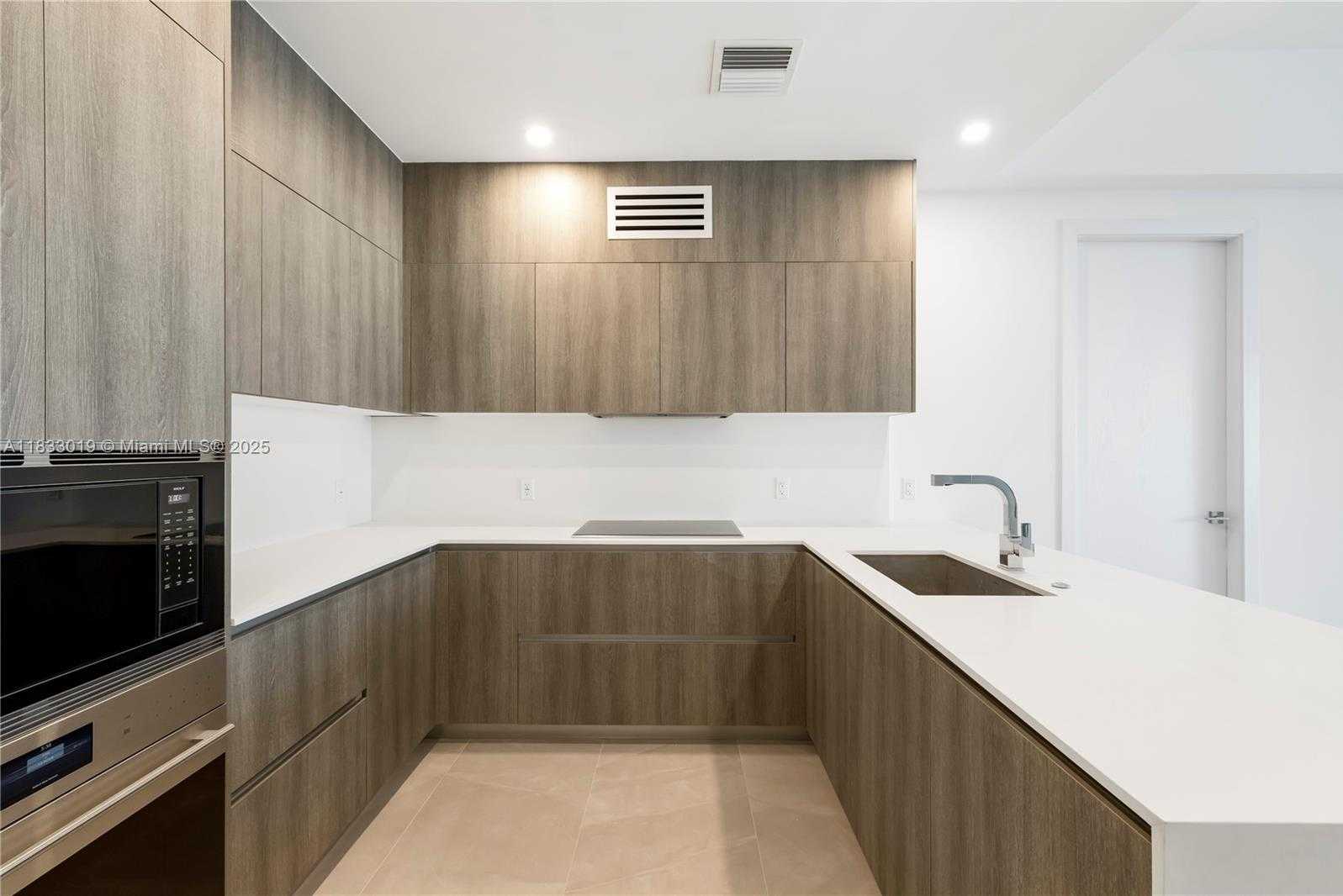 Small Image of 17550 COLLINS #1604, Sunny Isles Beach Number 7