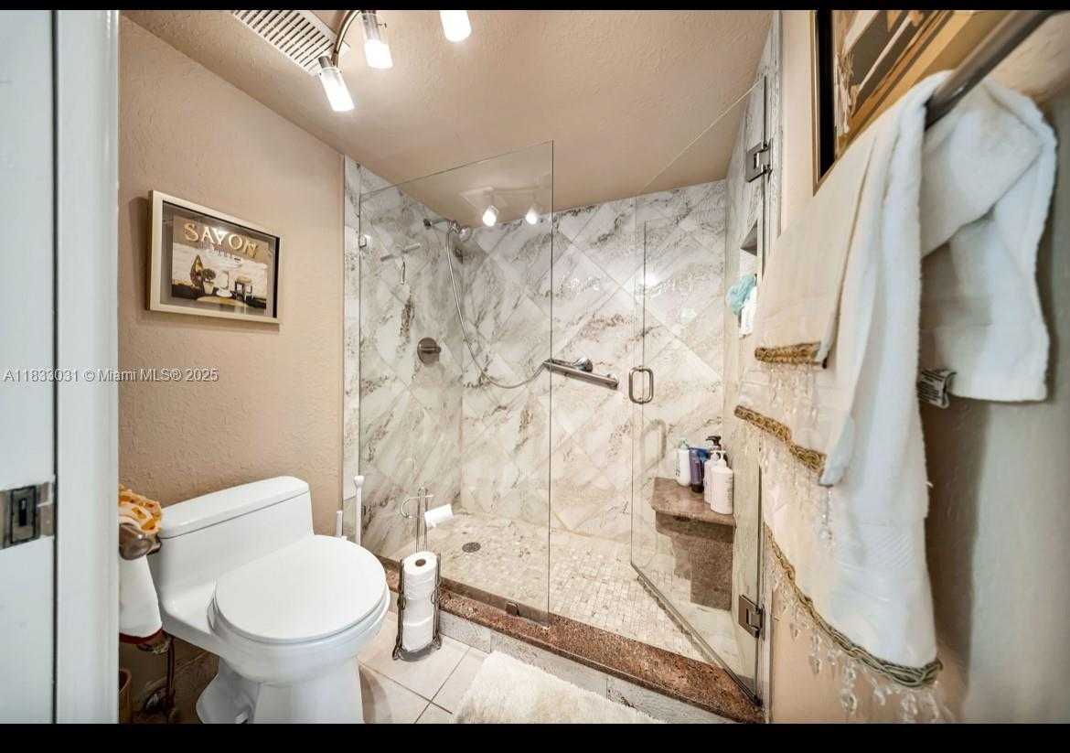 Small Image of 19101 NORTH EAST 36TH CT #1604, Aventura Number 16