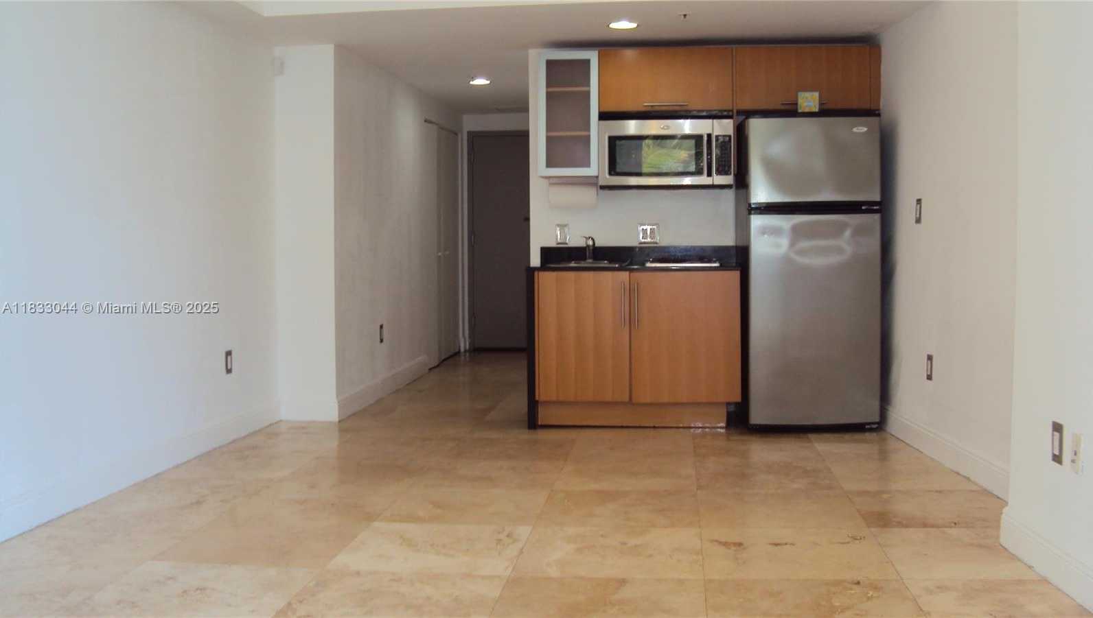 Small Image of 1750 NORTH BAYSHORE DR #1215, Miami Number 4