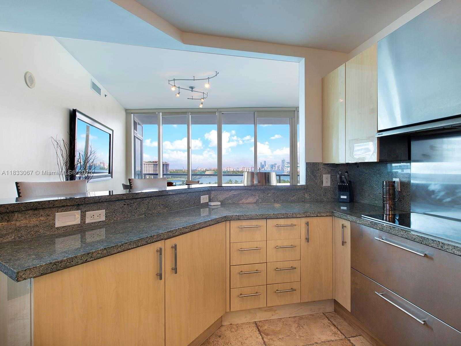Small Image of 100 SOUTH POINTE DR #801, Miami Beach Number 11