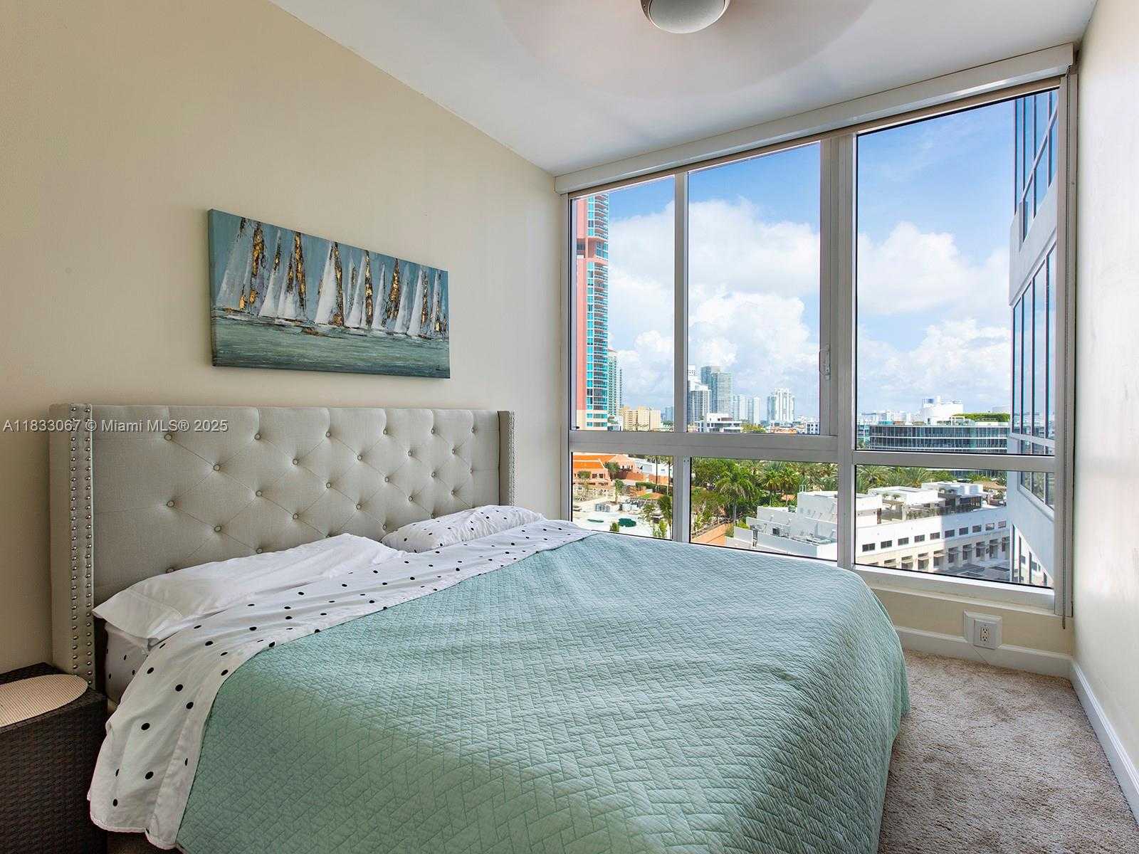 Small Image of 100 SOUTH POINTE DR #801, Miami Beach Number 13