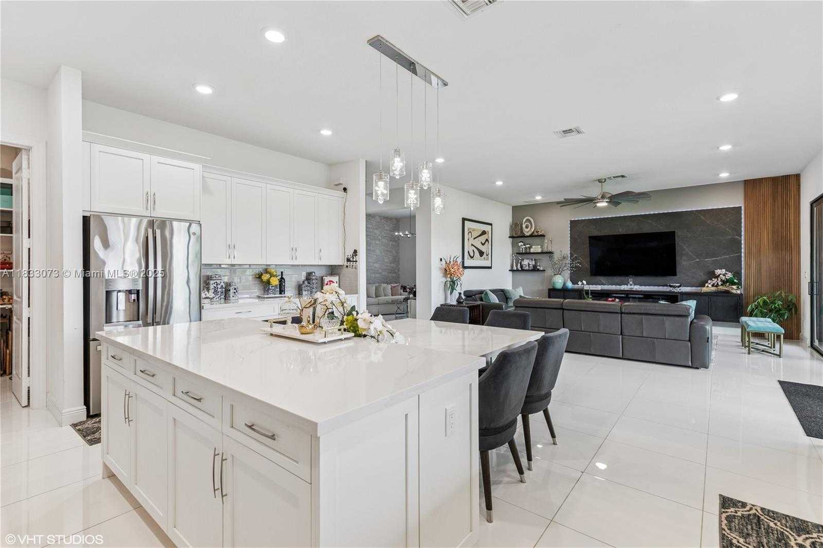 Small Image of 12060 LAKE TRAIL LN, Parkland Number 10