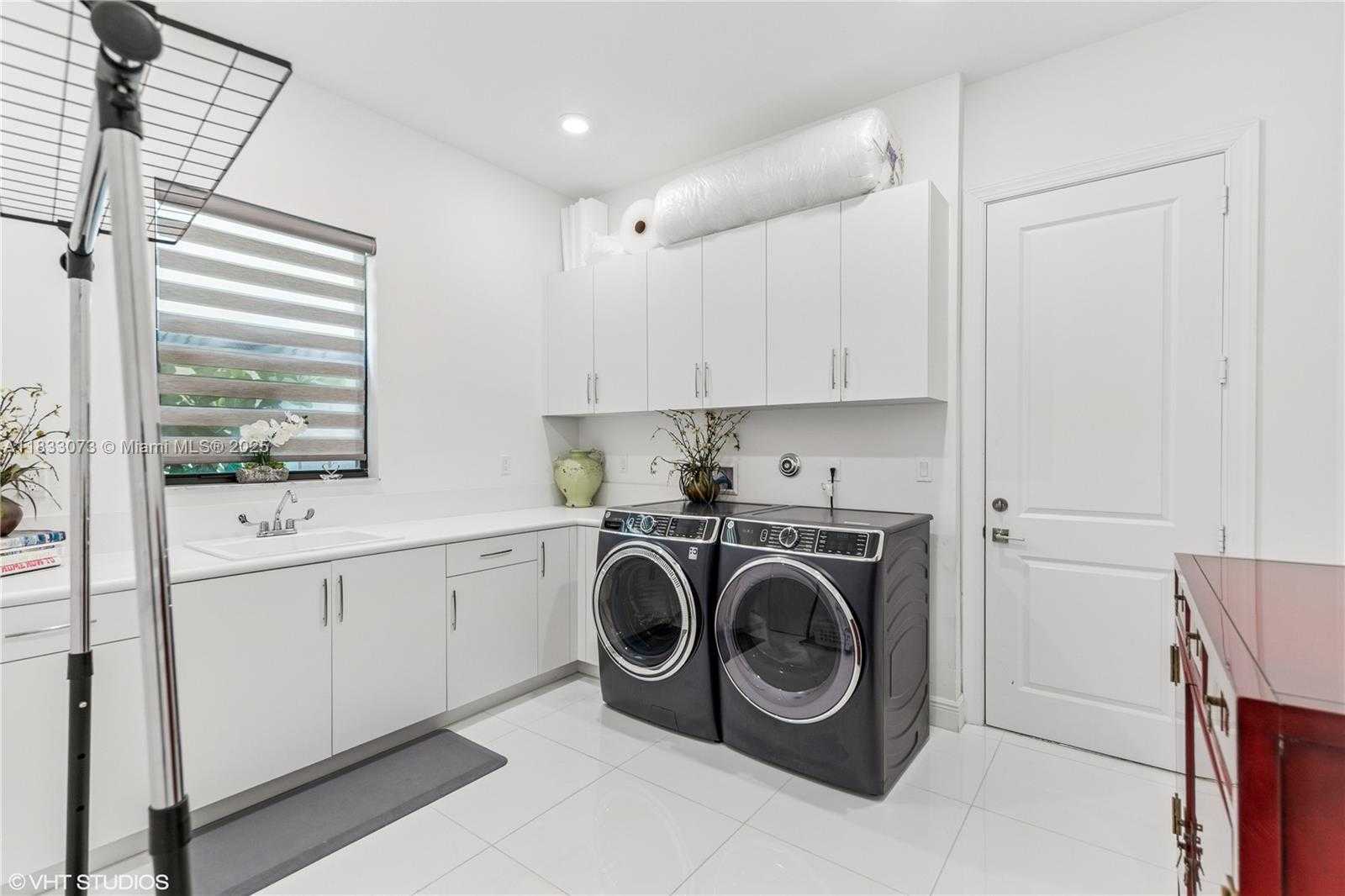 Small Image of 12060 LAKE TRAIL LN, Parkland Number 14