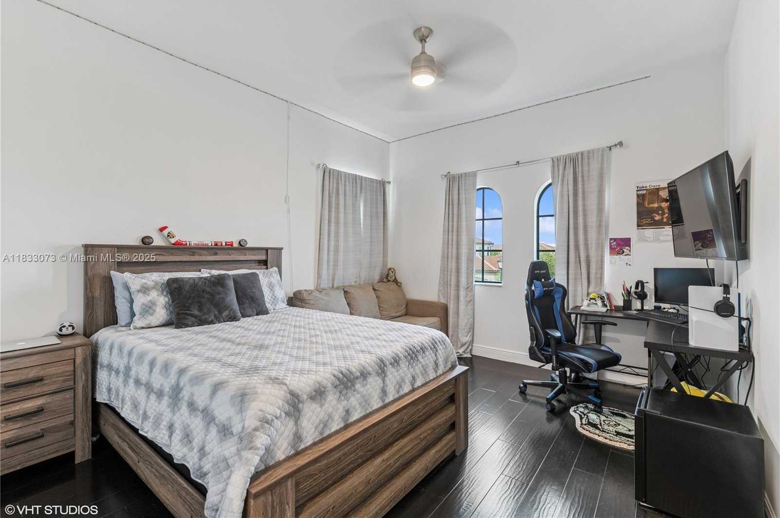 Small Image of 12060 LAKE TRAIL LN, Parkland Number 15