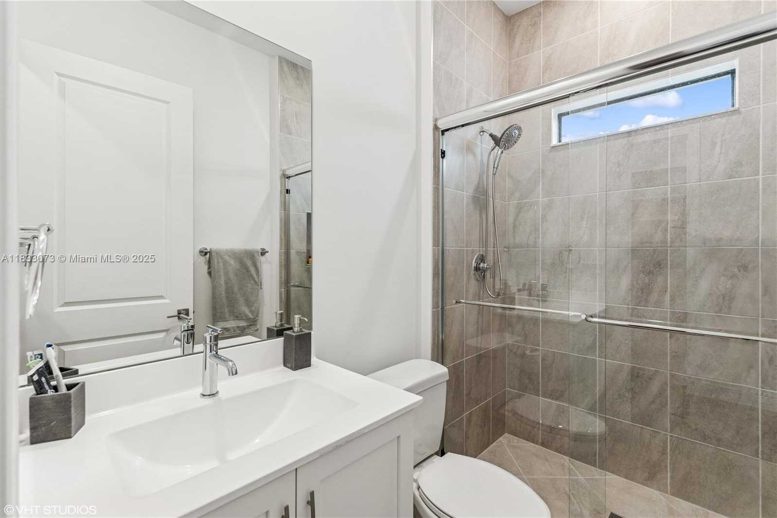 Small Image of 12060 LAKE TRAIL LN, Parkland Number 16