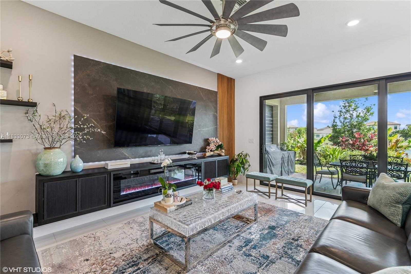 Small Image of 12060 LAKE TRAIL LN, Parkland Number 9