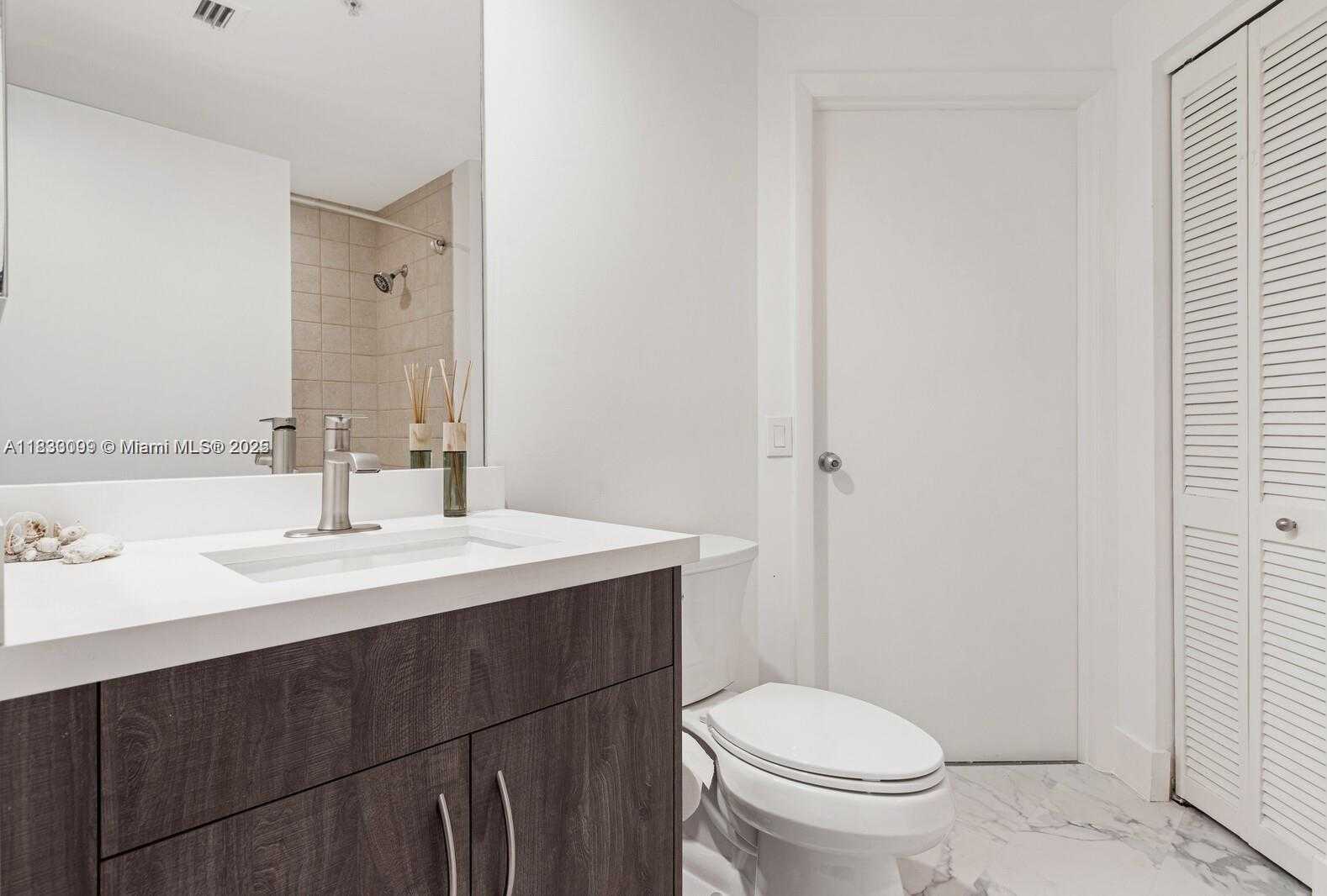 Small Image of 801 BRICKELL KEY BLVD #1904, Miami Number 23