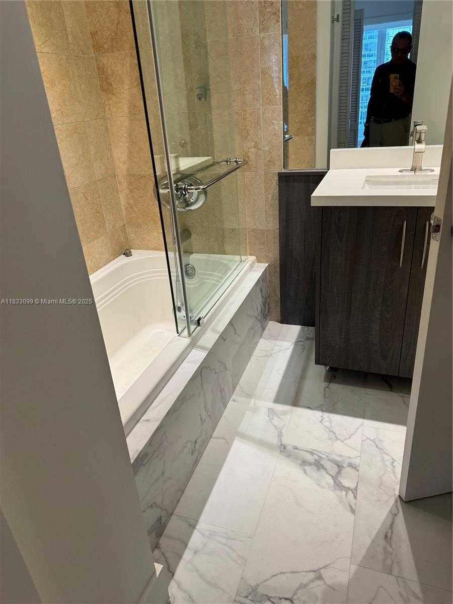 Small Image of 801 BRICKELL KEY BLVD #1904, Miami Number 6