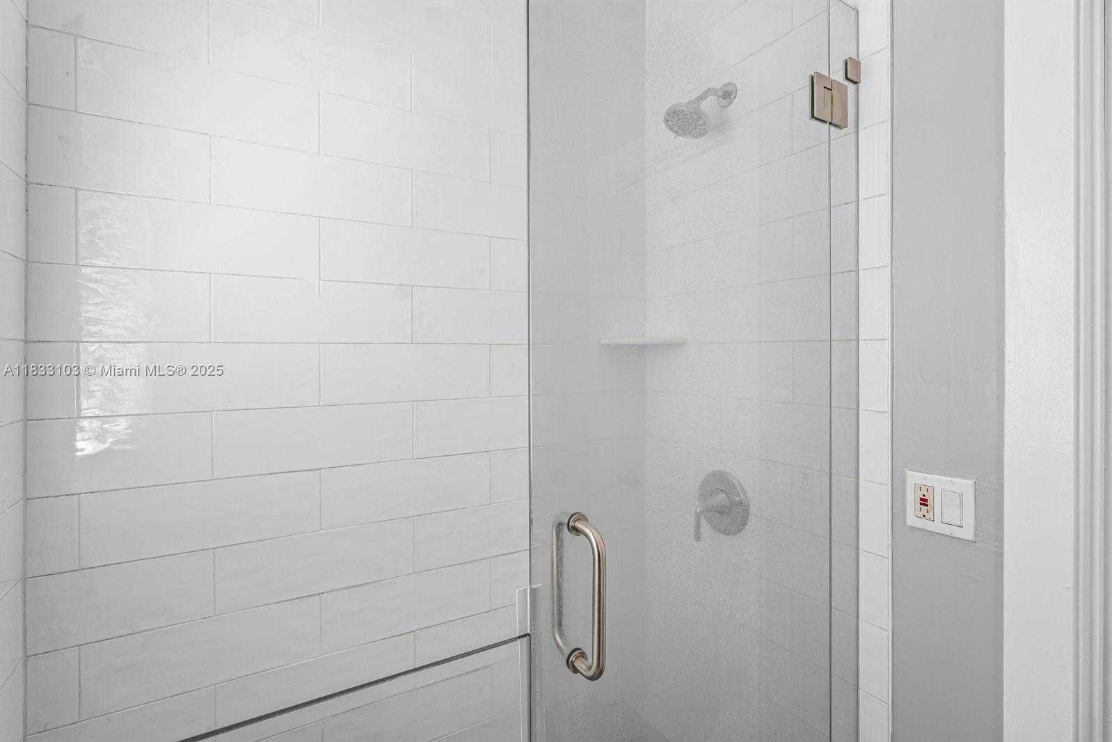 Small Image of 1507 MERIDIAN AVE #8, Miami Beach Number 12