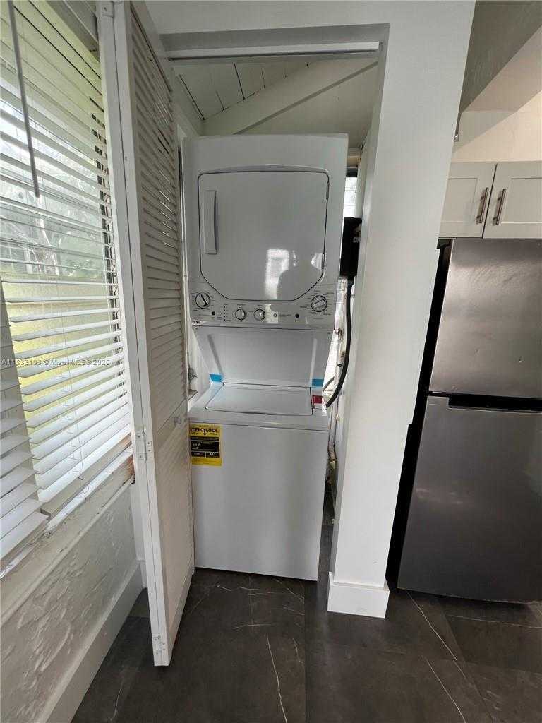 Small Image of 1507 MERIDIAN AVE #8, Miami Beach Number 6