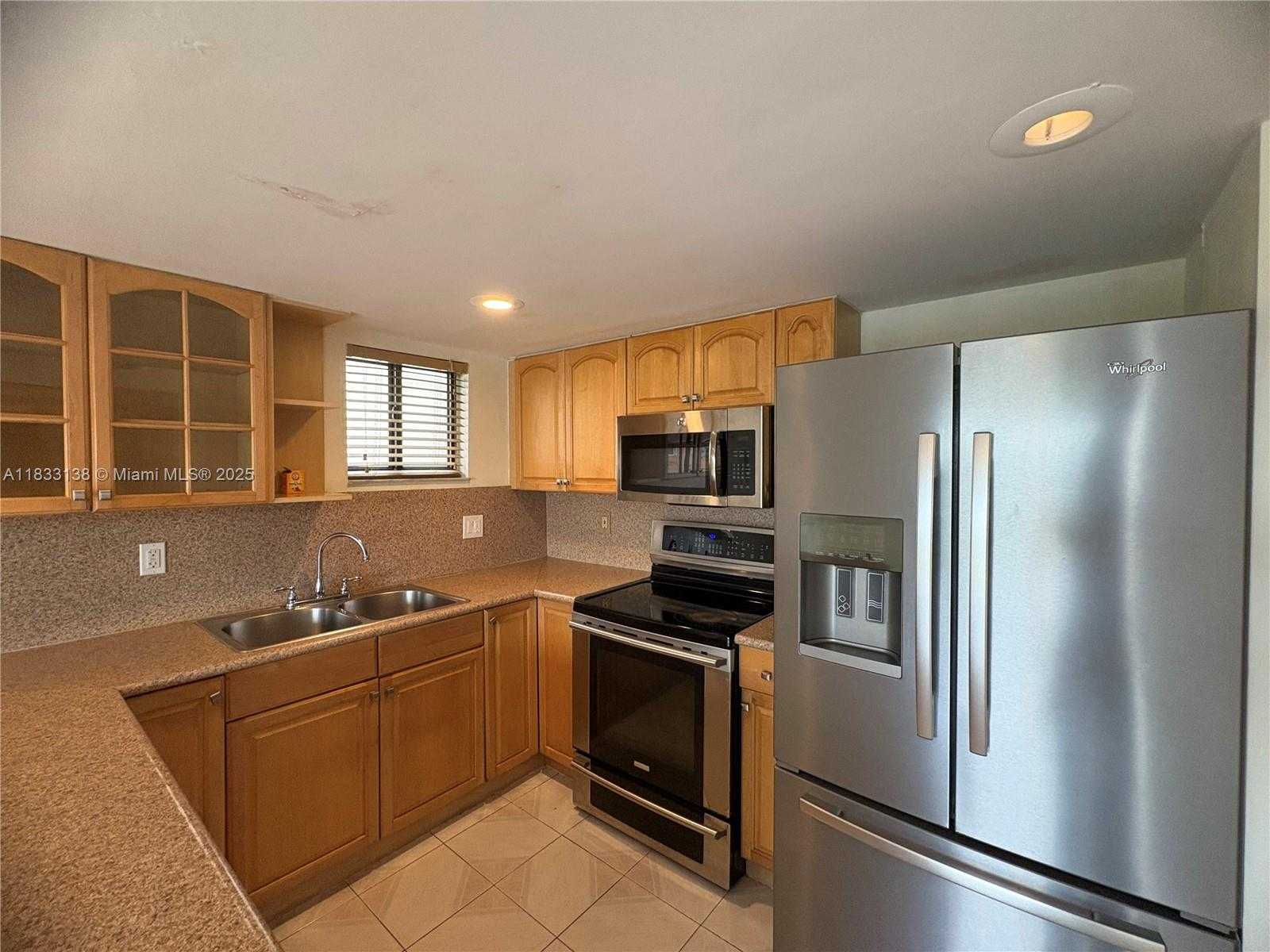 Small Image of 5625 WEST 26TH CT #201, Hialeah Number 4