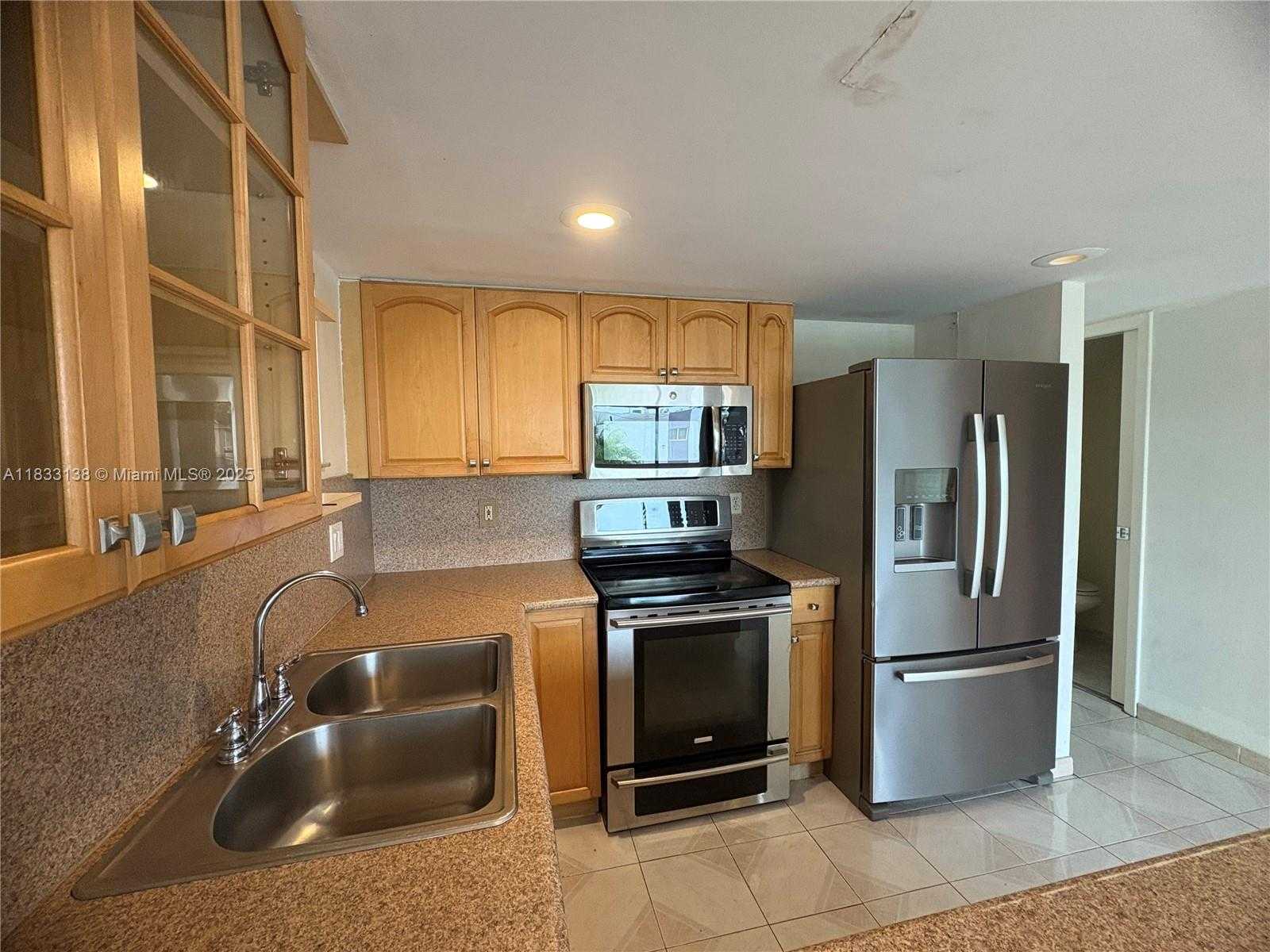 Small Image of 5625 WEST 26TH CT #201, Hialeah Number 6