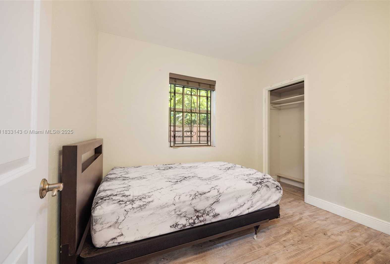Small Image of 6401 SOUTH WEST 63RD CT, South Miami Number 13