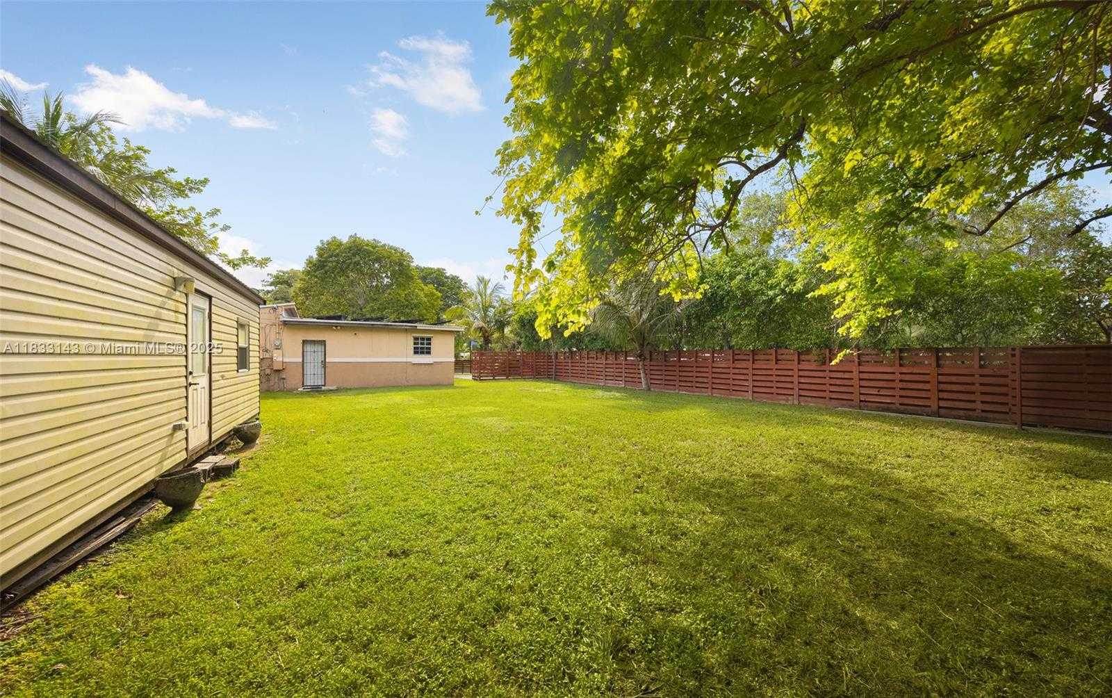 Small Image of 6401 SOUTH WEST 63RD CT, South Miami Number 19