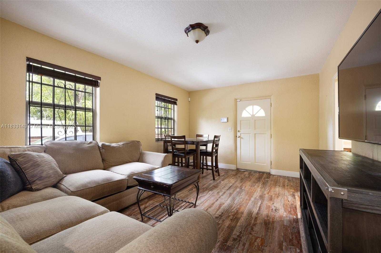Small Image of 6401 SOUTH WEST 63RD CT, South Miami Number 6